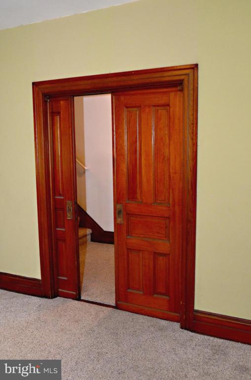 CHESTNUT HILL - Residential