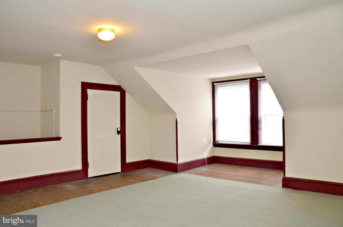 CHESTNUT HILL - Residential