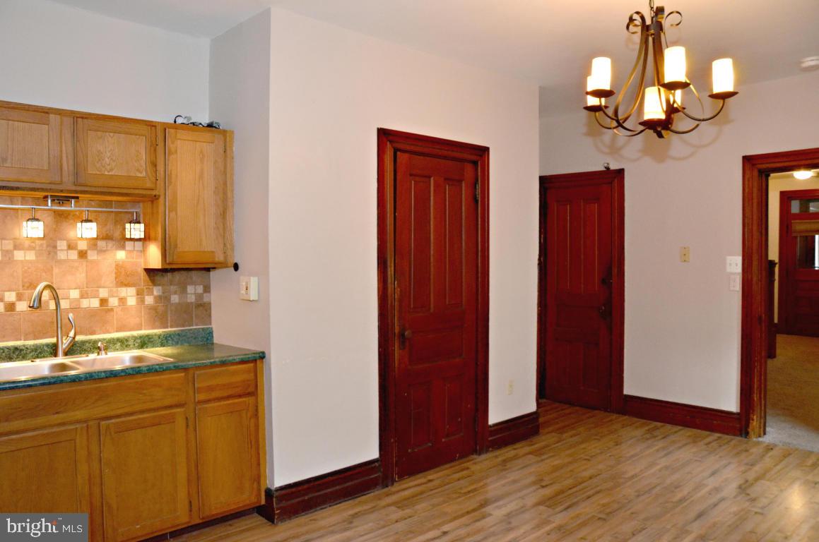 CHESTNUT HILL - Residential