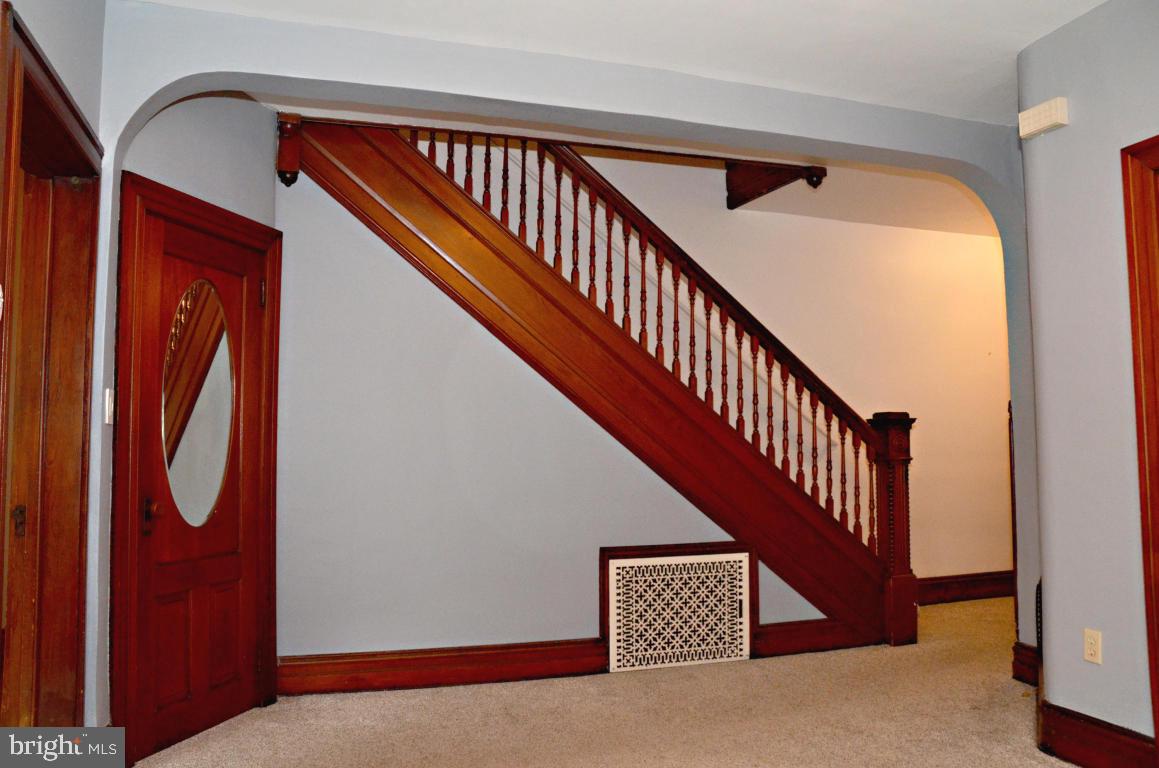 CHESTNUT HILL - Residential