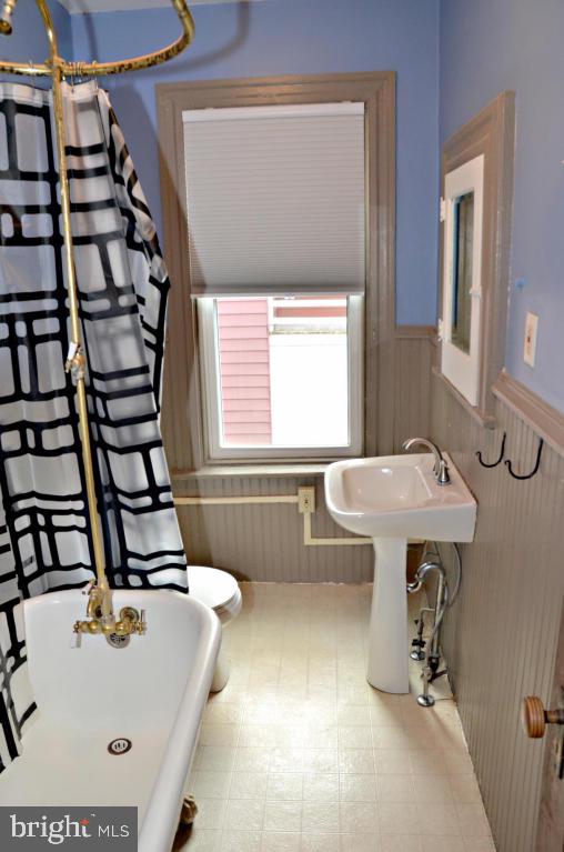 CHESTNUT HILL - Residential