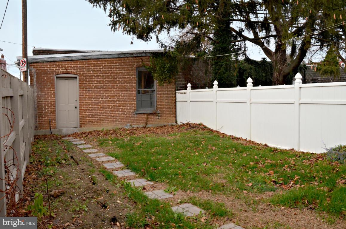 CHESTNUT HILL - Residential