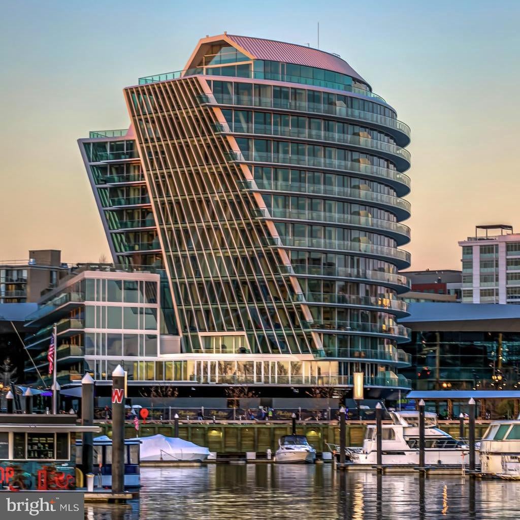 Photo 1 of 31 — 601 WHARF STREET SW 412, WASHINGTON, DC 20024