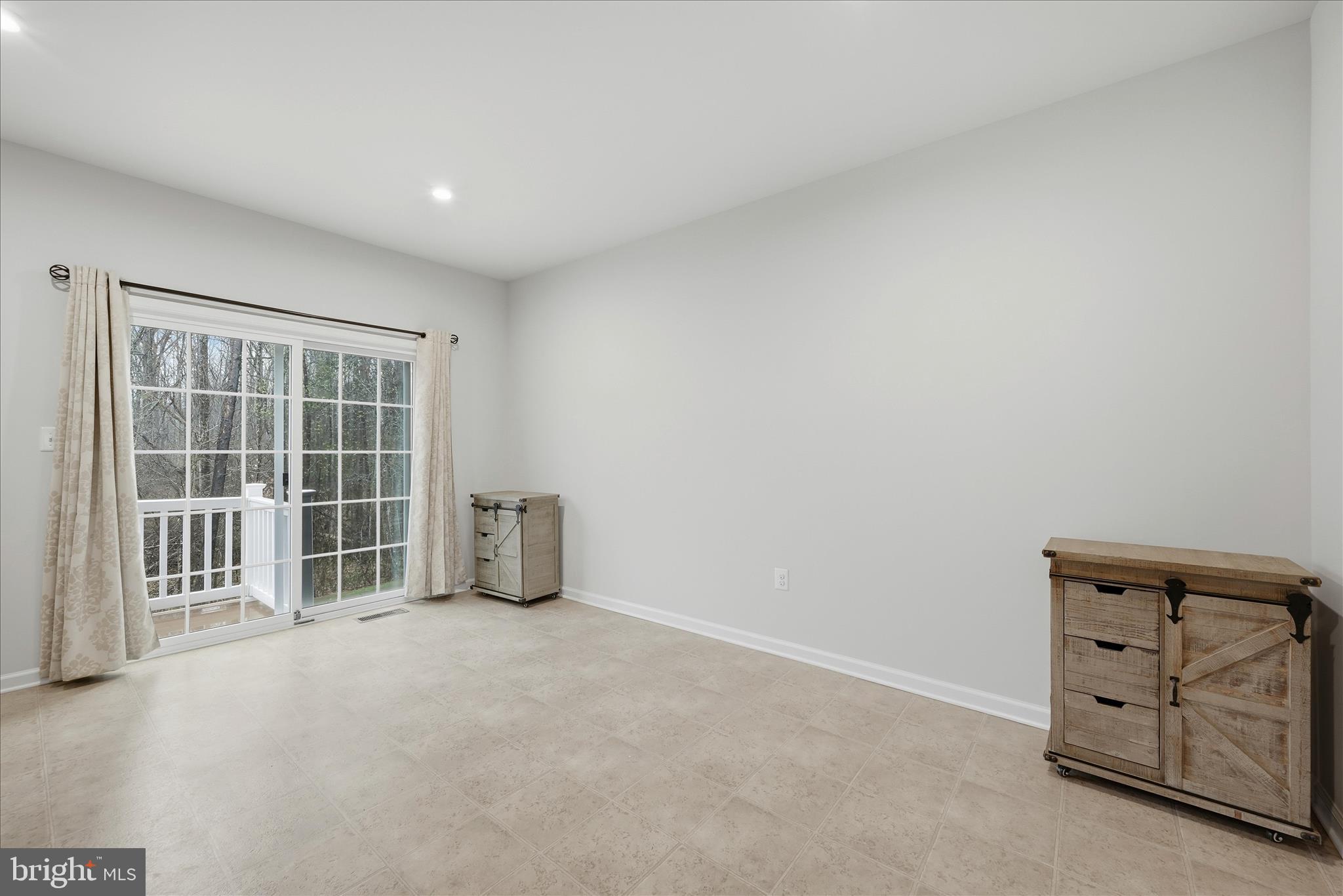 THE VILLAGE AT COURTHOUSE COMMONS - Residential