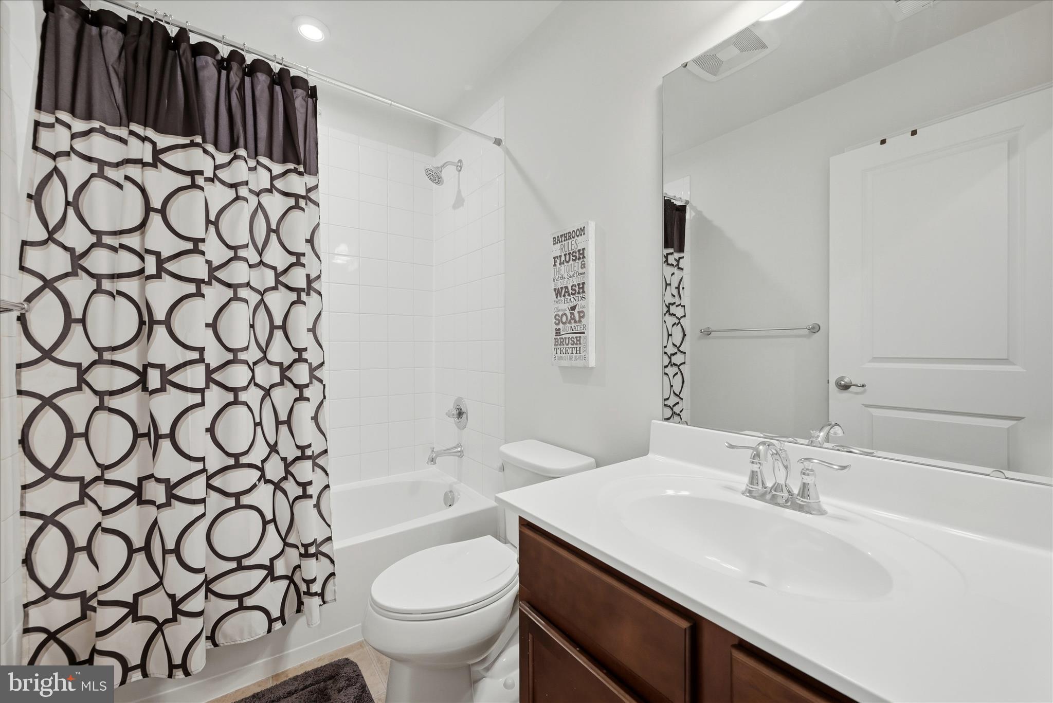 THE VILLAGE AT COURTHOUSE COMMONS - Residential