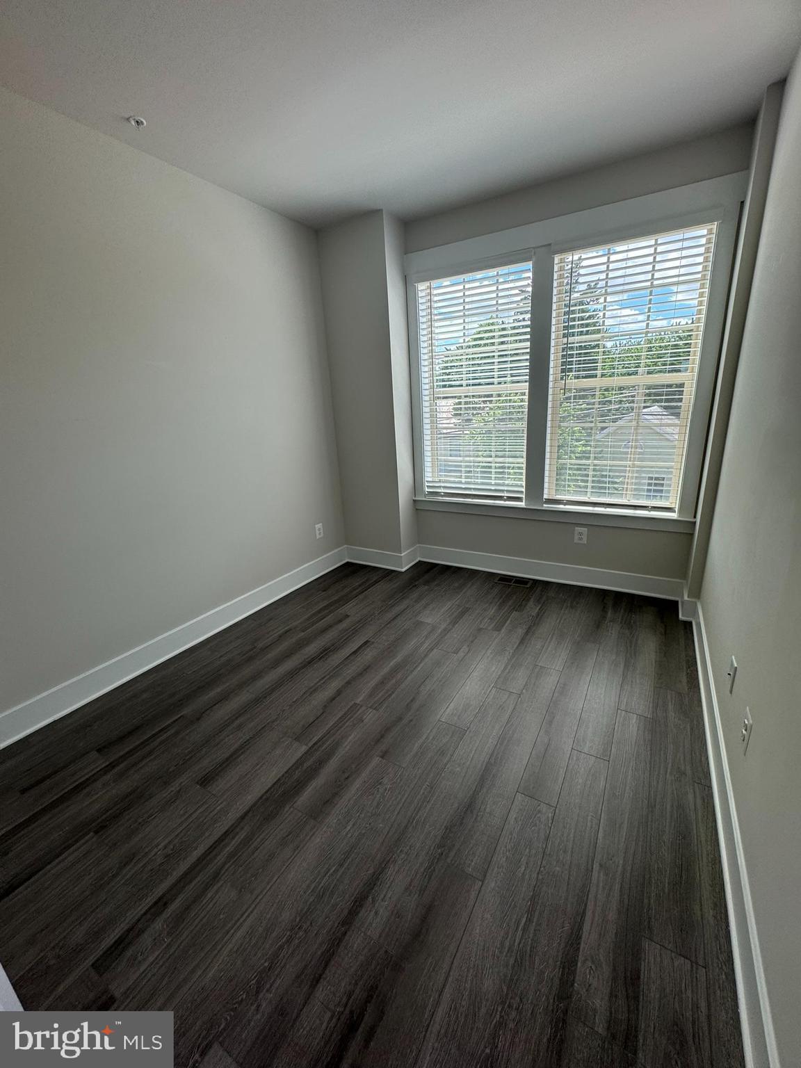 MACALLAN CROSSING - Residential Lease