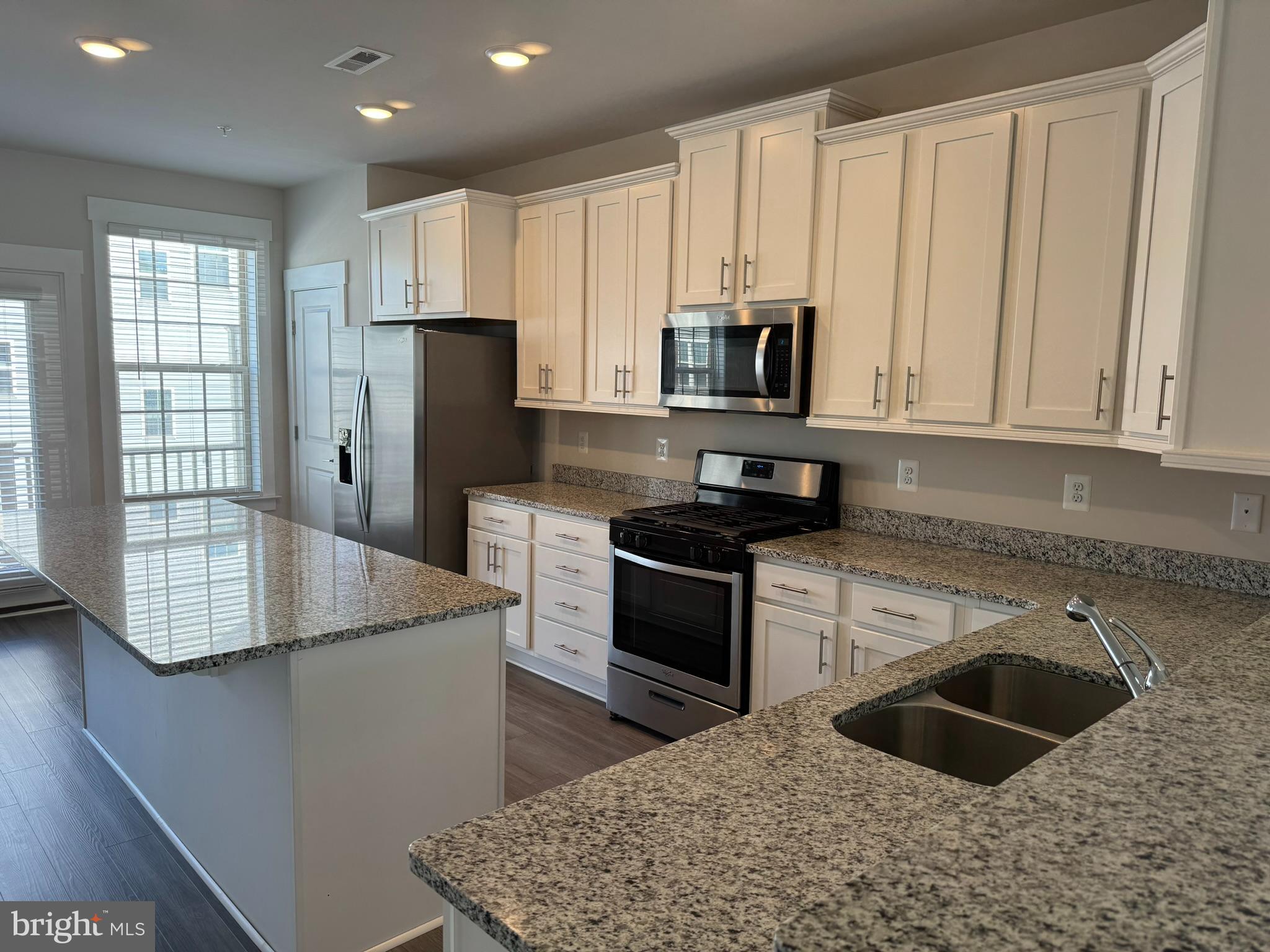 MACALLAN CROSSING - Residential Lease