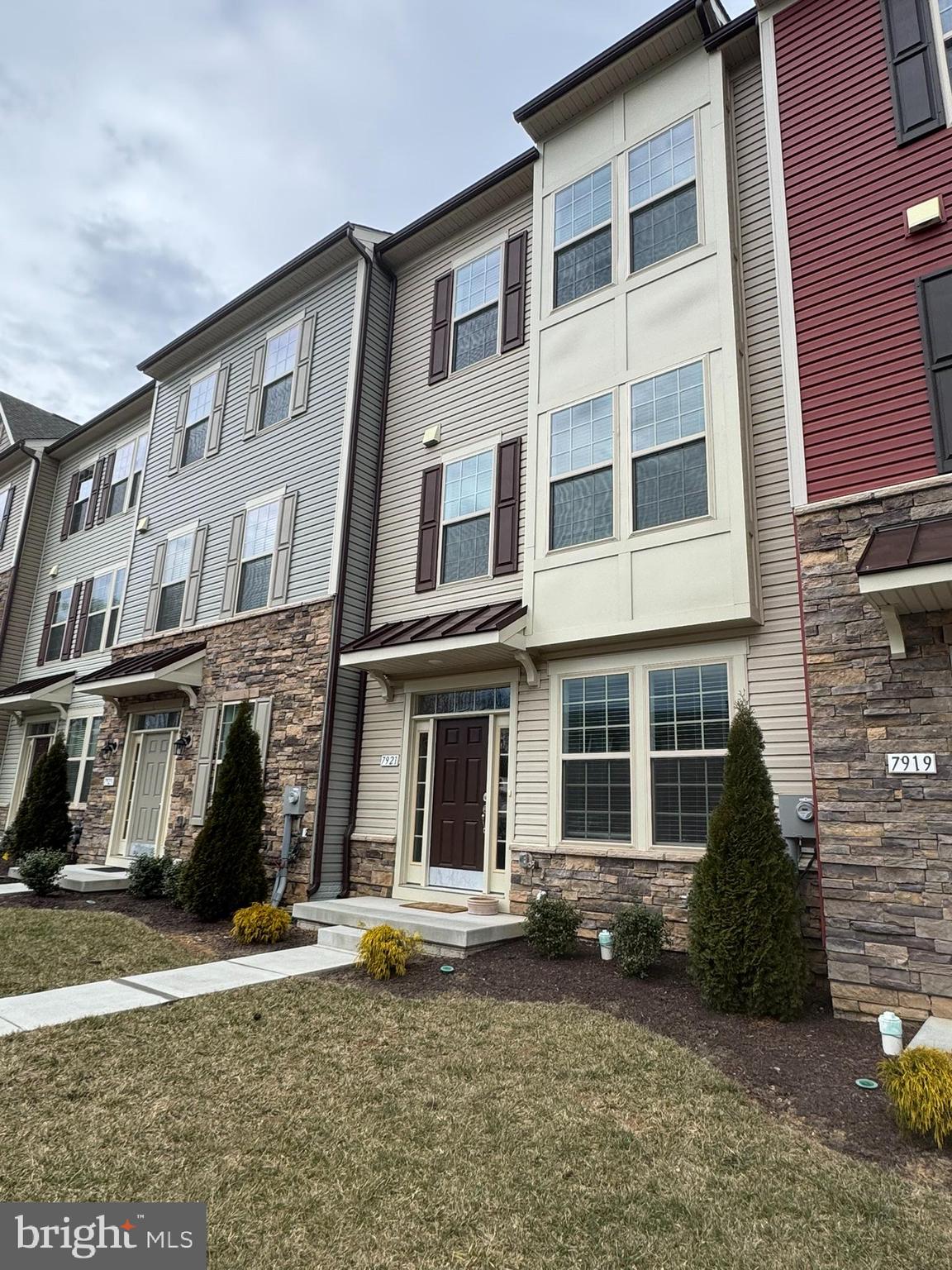 MACALLAN CROSSING - Residential Lease