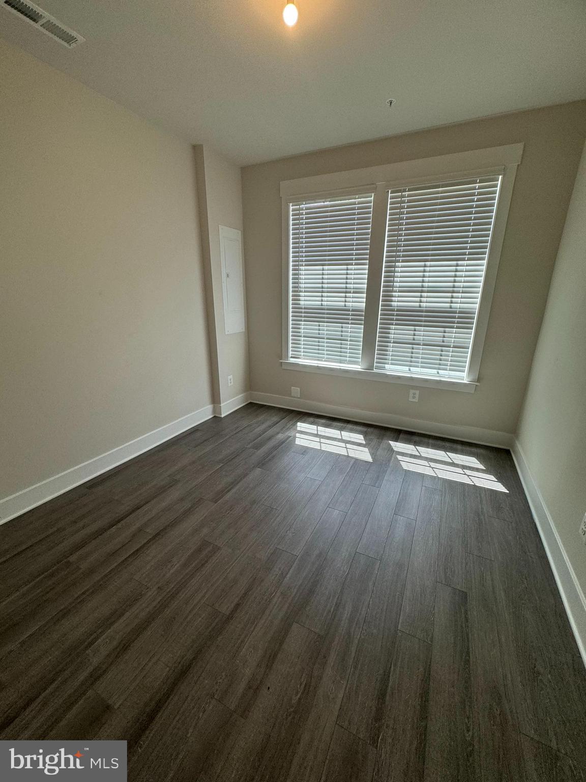 MACALLAN CROSSING - Residential Lease