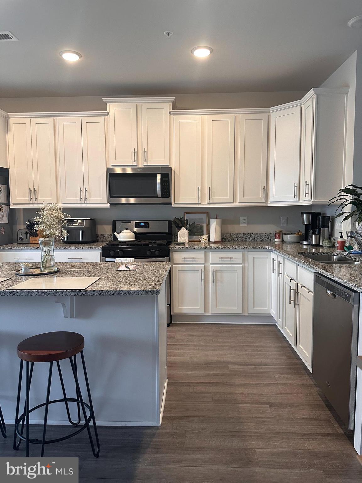 MACALLAN CROSSING - Residential Lease