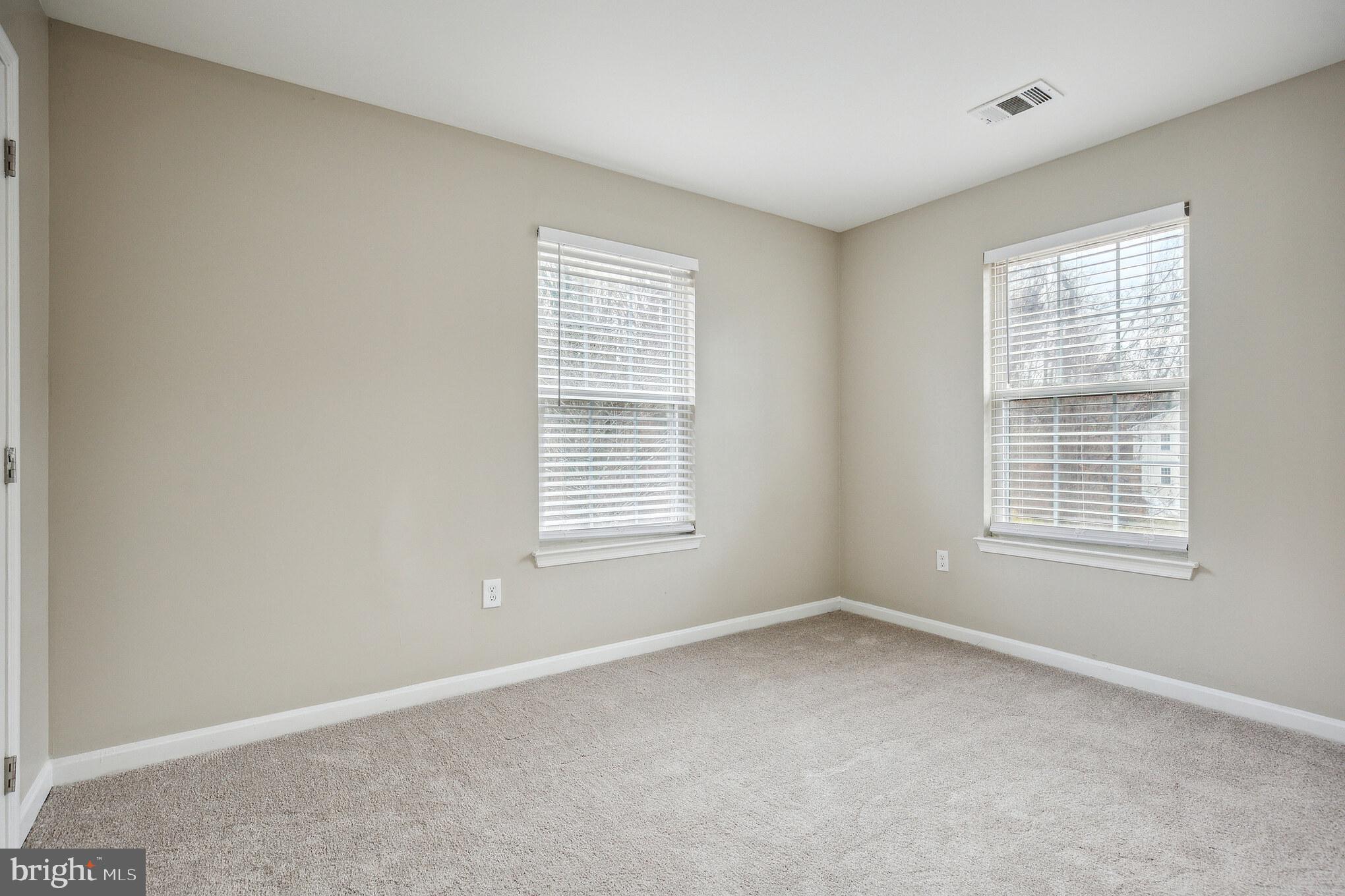 LONDON WOODS - Residential