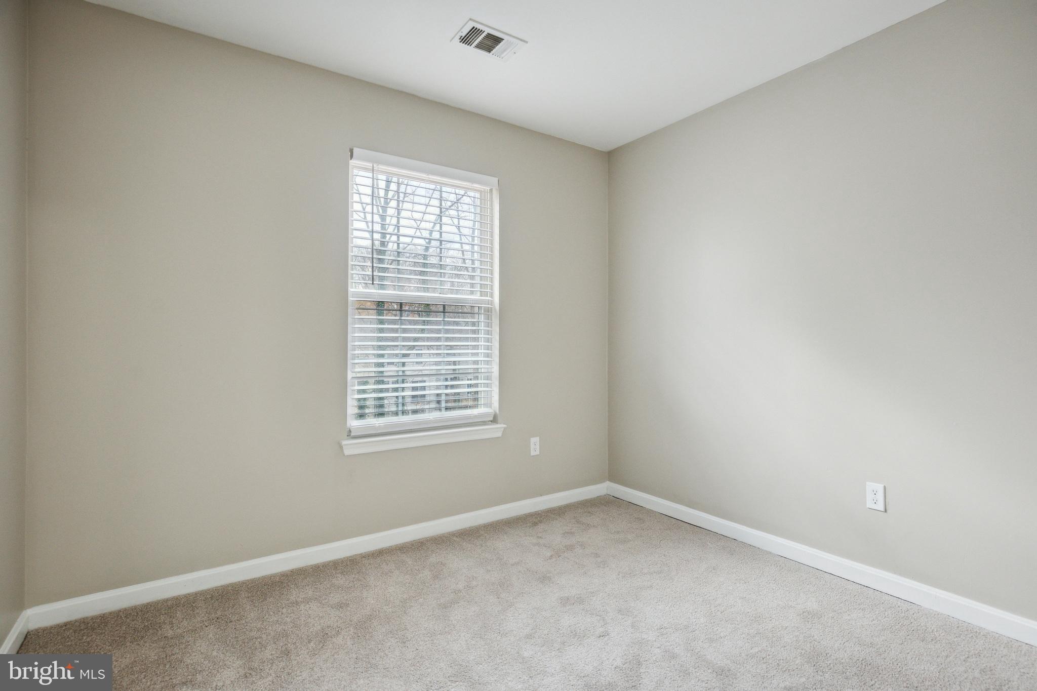 LONDON WOODS - Residential