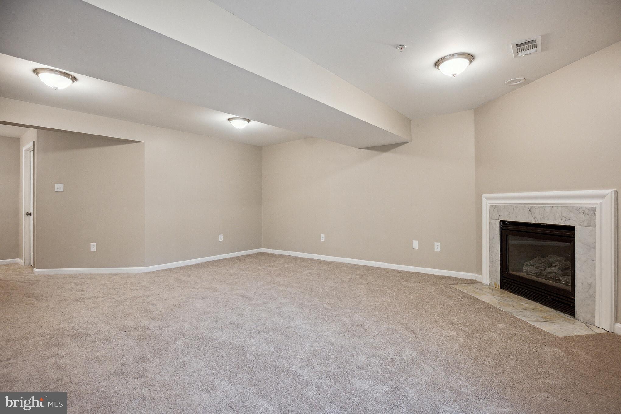 LONDON WOODS - Residential