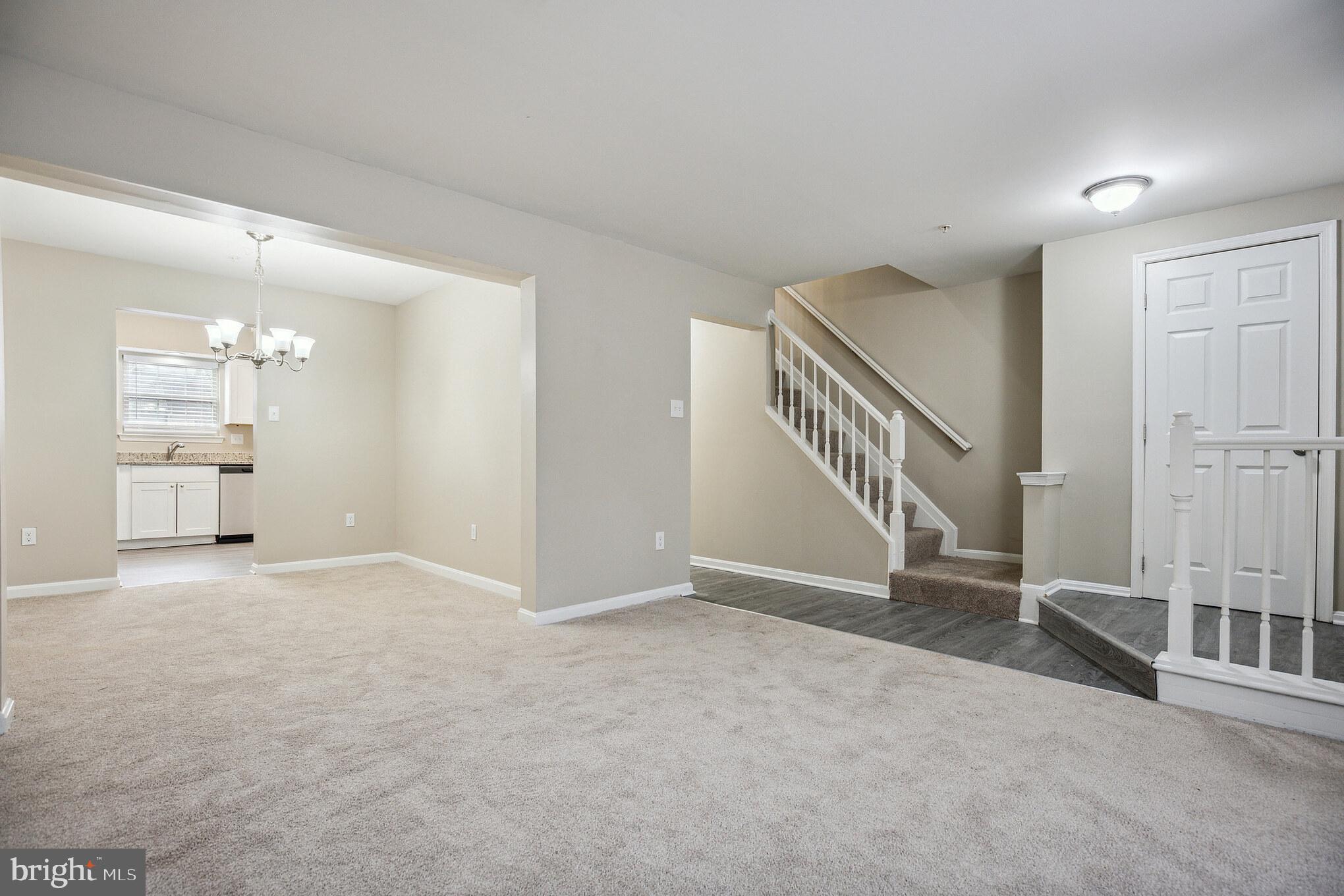 LONDON WOODS - Residential