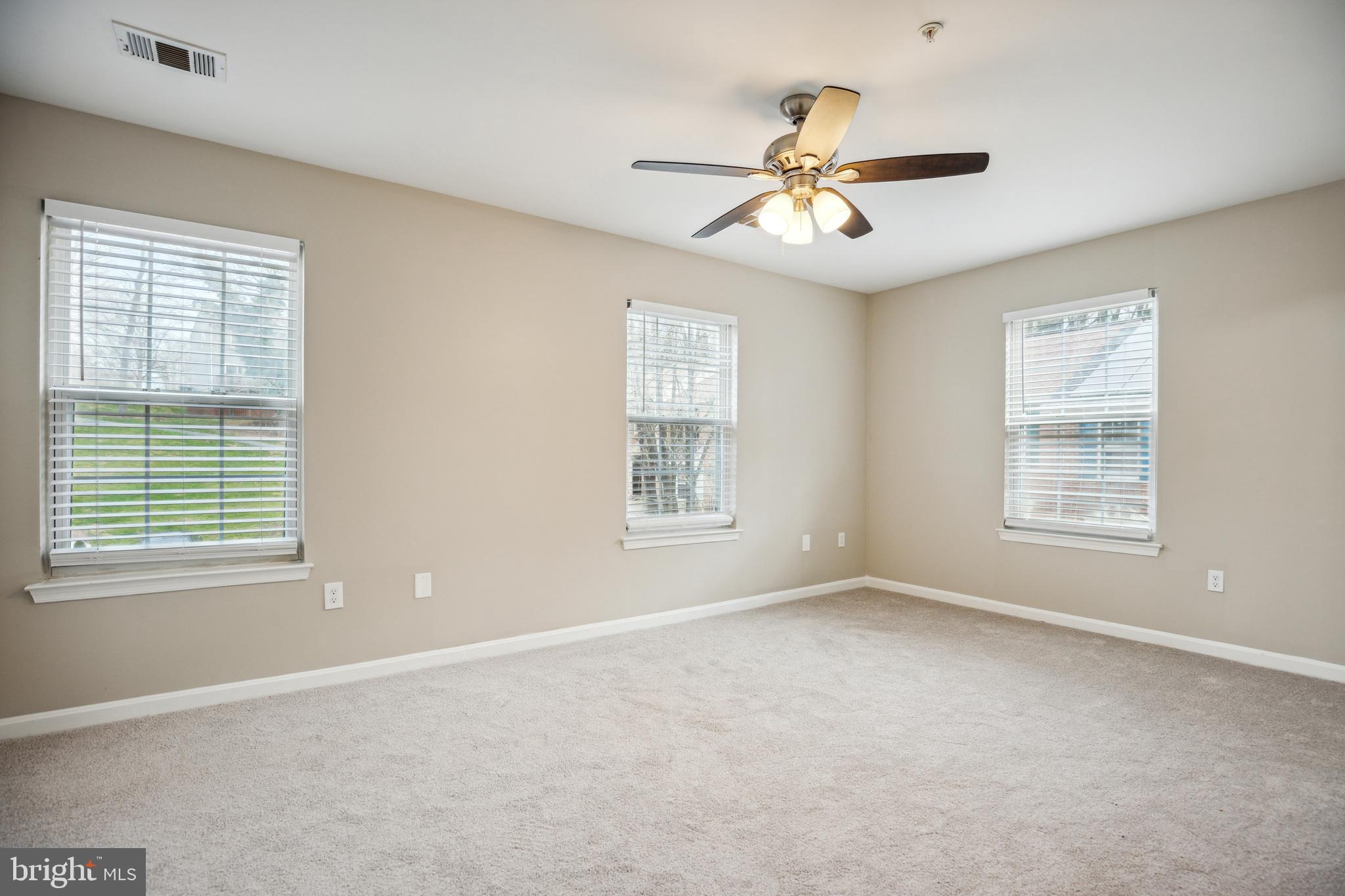 LONDON WOODS - Residential