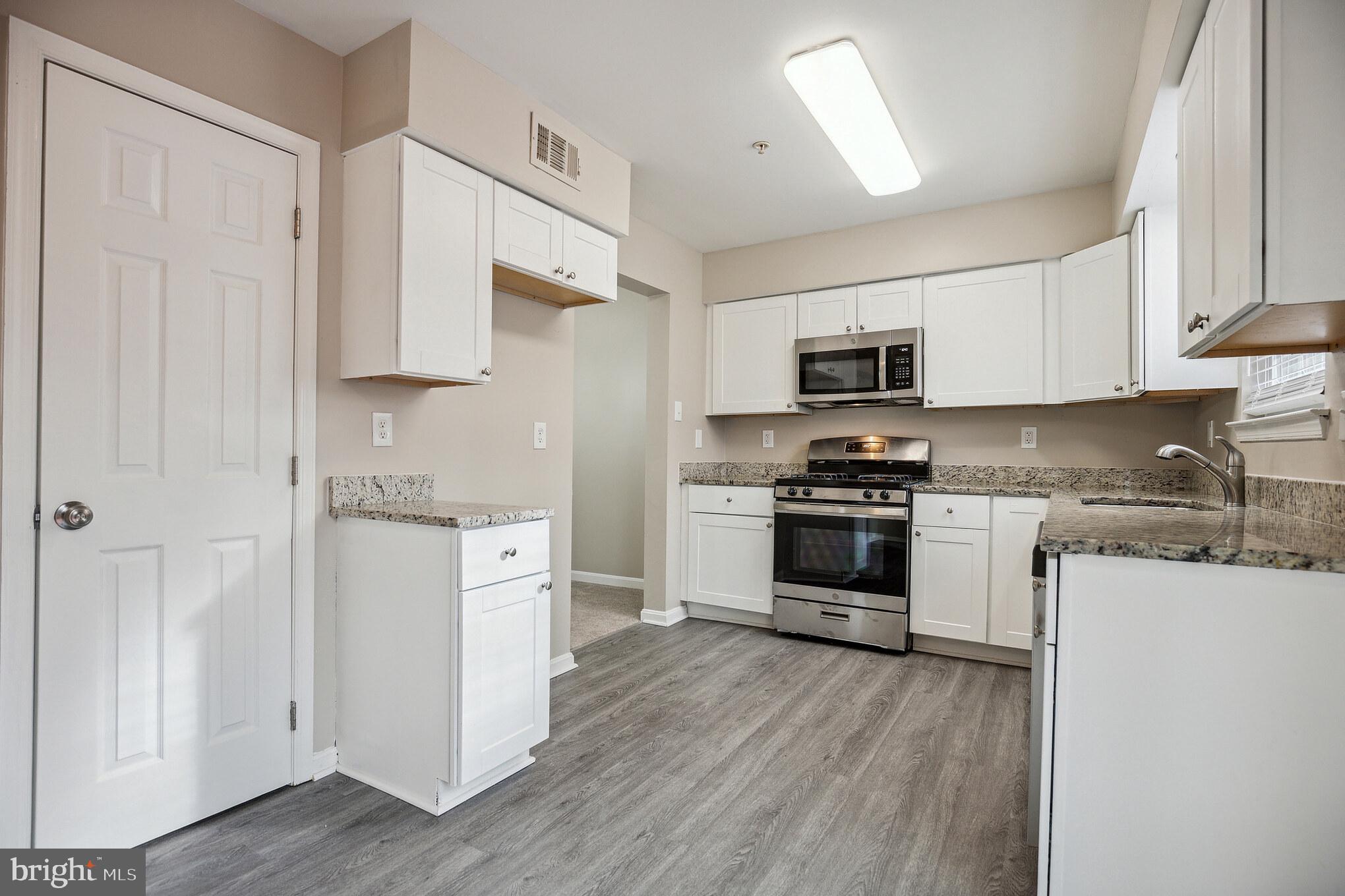 LONDON WOODS - Residential