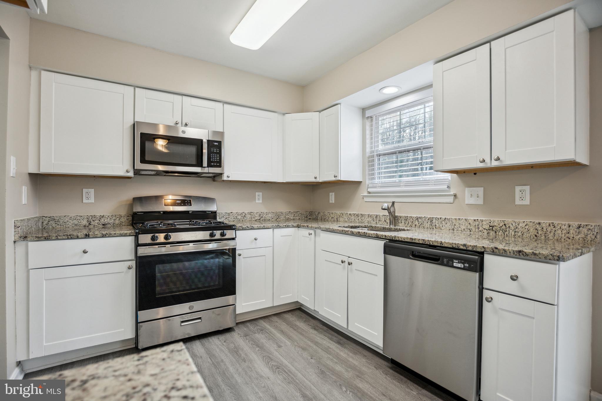 LONDON WOODS - Residential