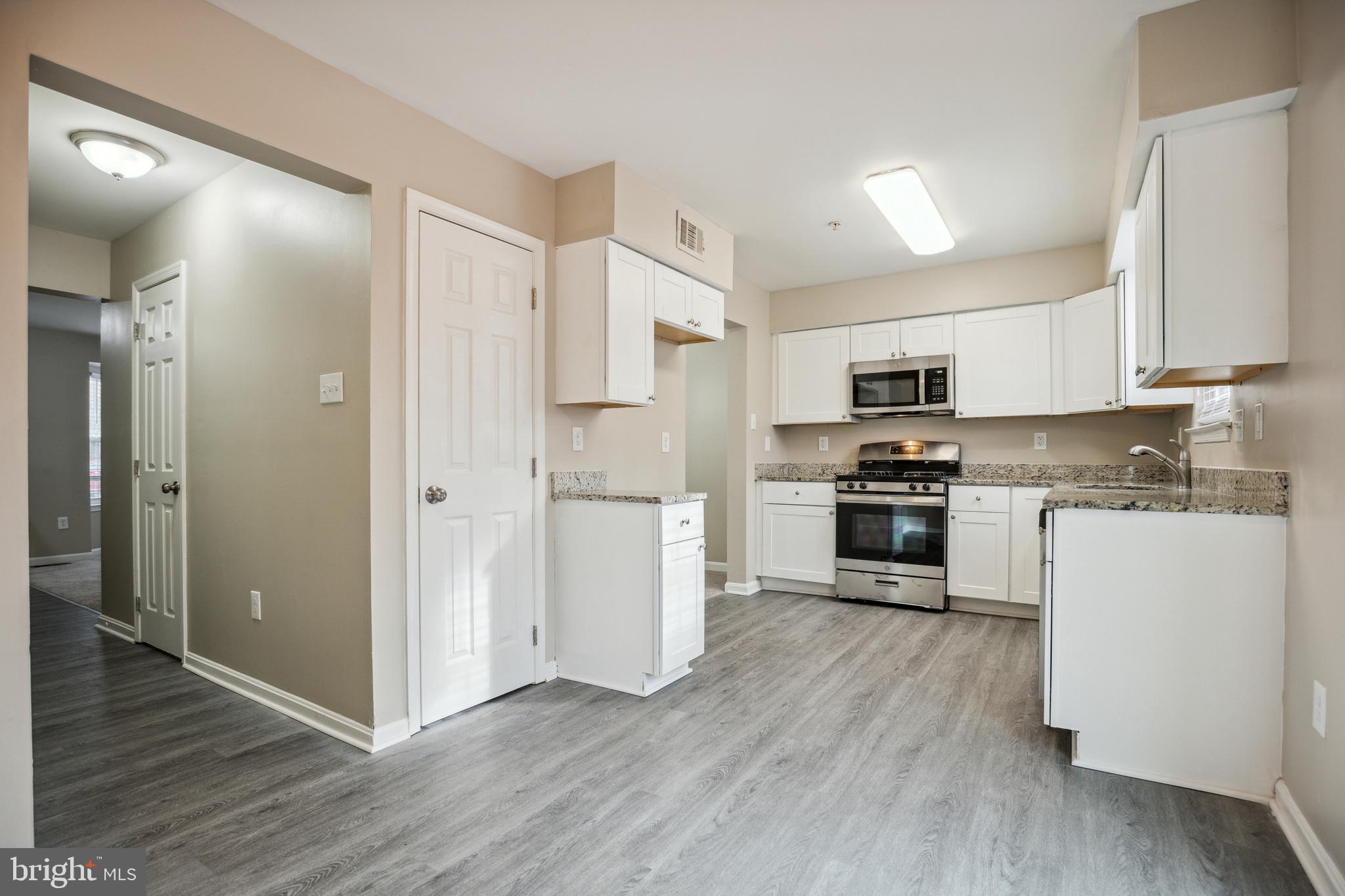 LONDON WOODS - Residential