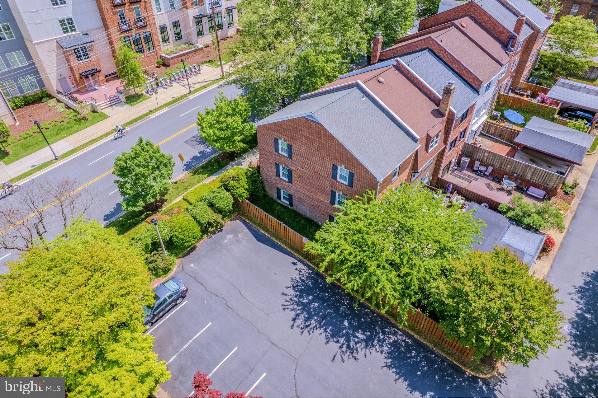 LAYTON COURT - Residential