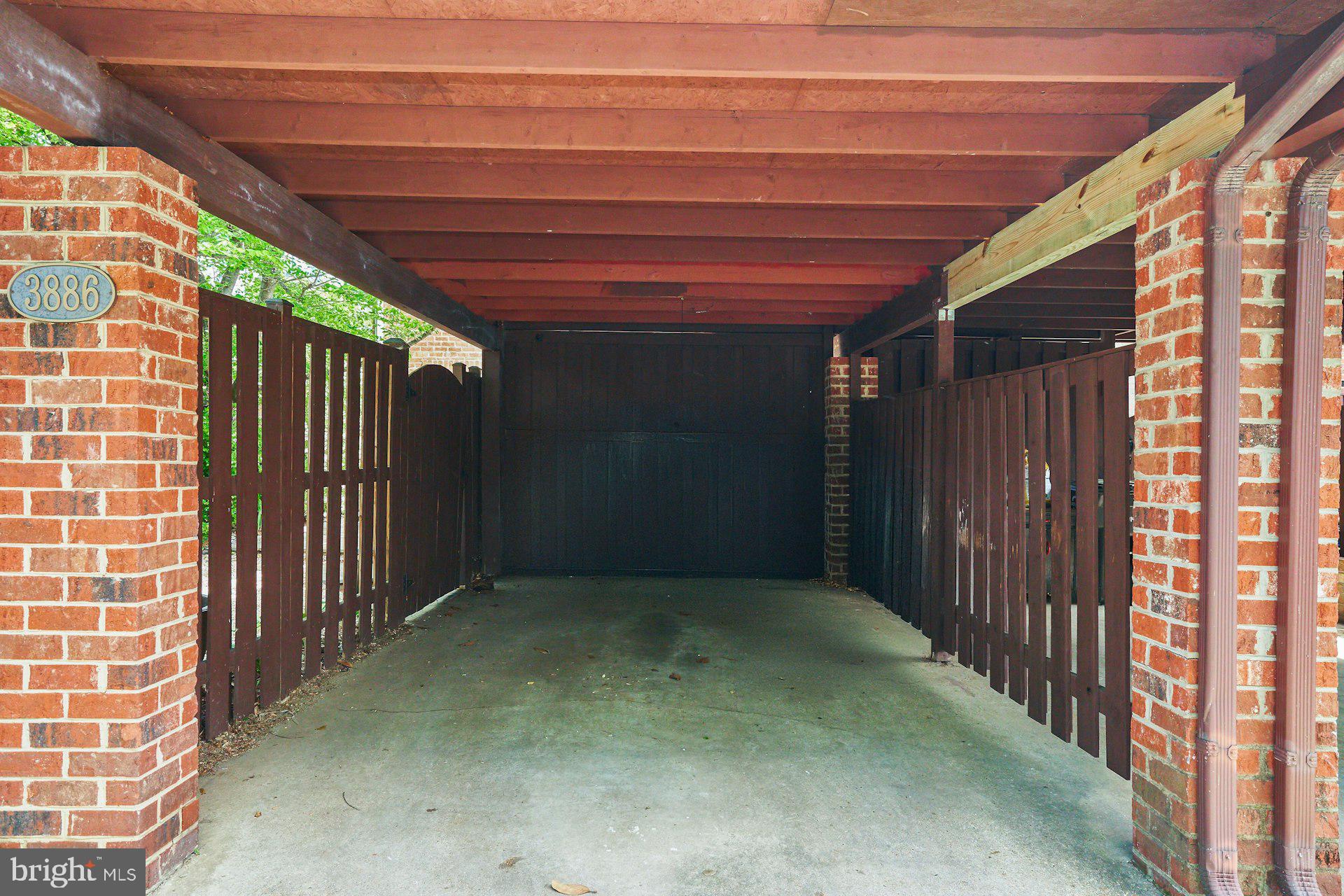 LAYTON COURT - Residential