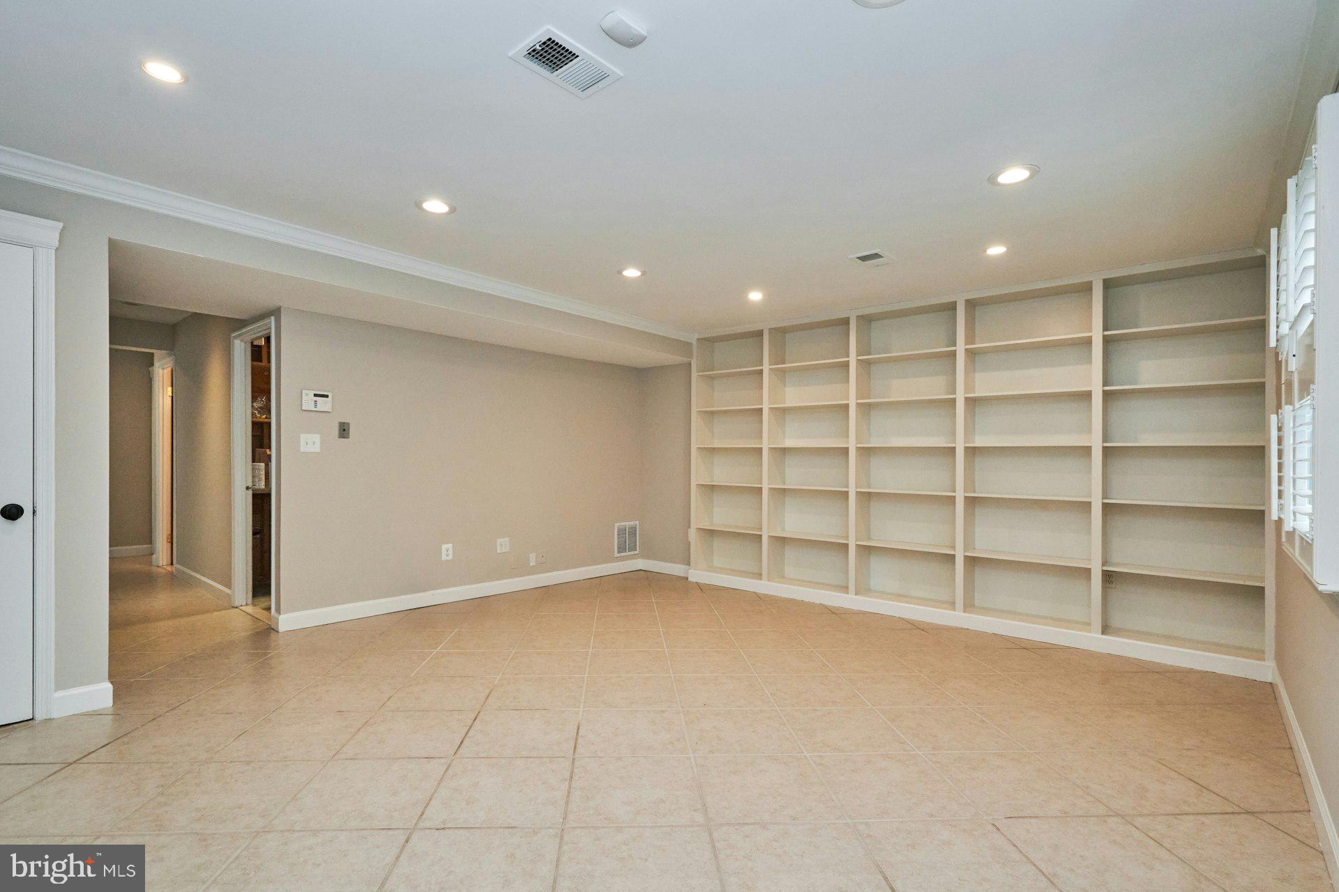 LAYTON COURT - Residential