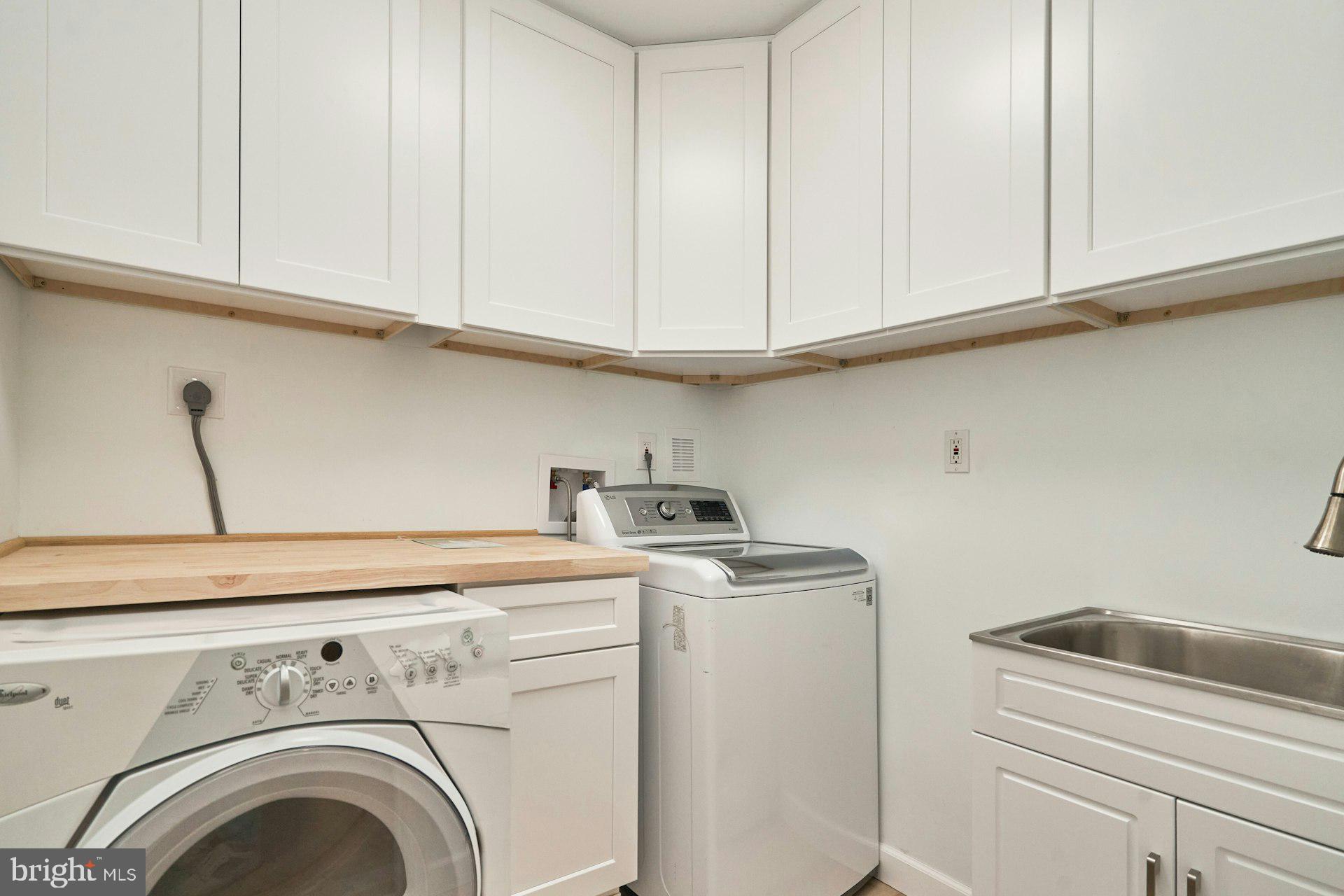 LAYTON COURT - Residential