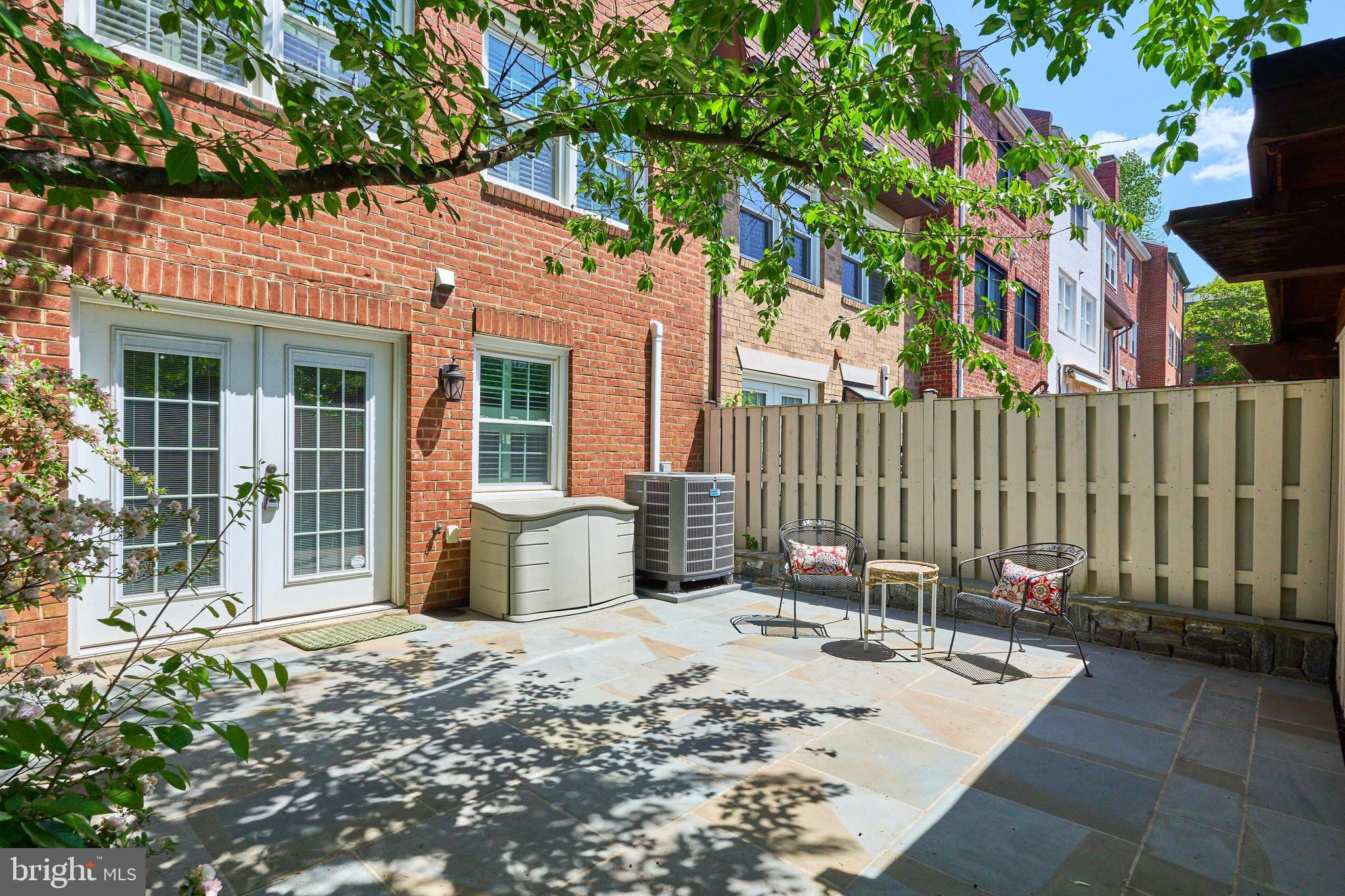 LAYTON COURT - Residential