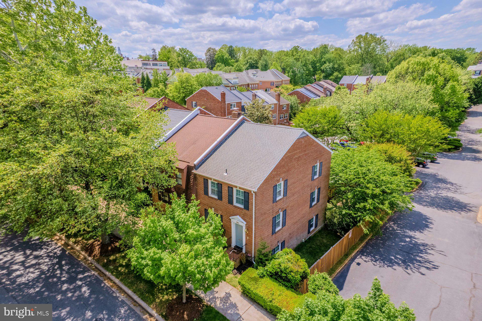 LAYTON COURT - Residential