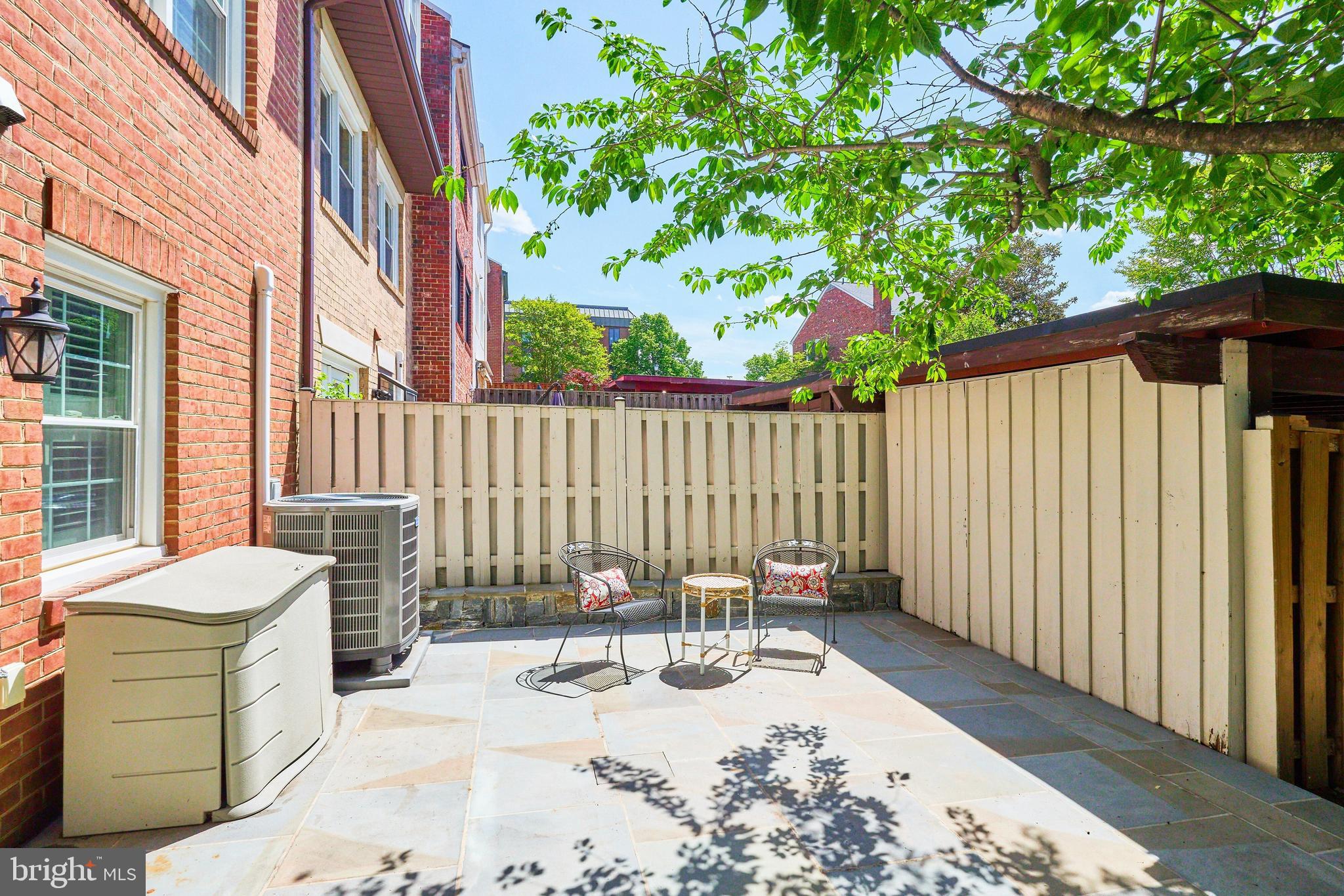 LAYTON COURT - Residential