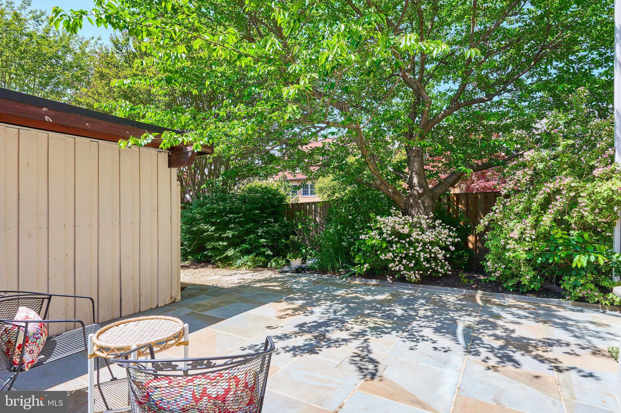 LAYTON COURT - Residential