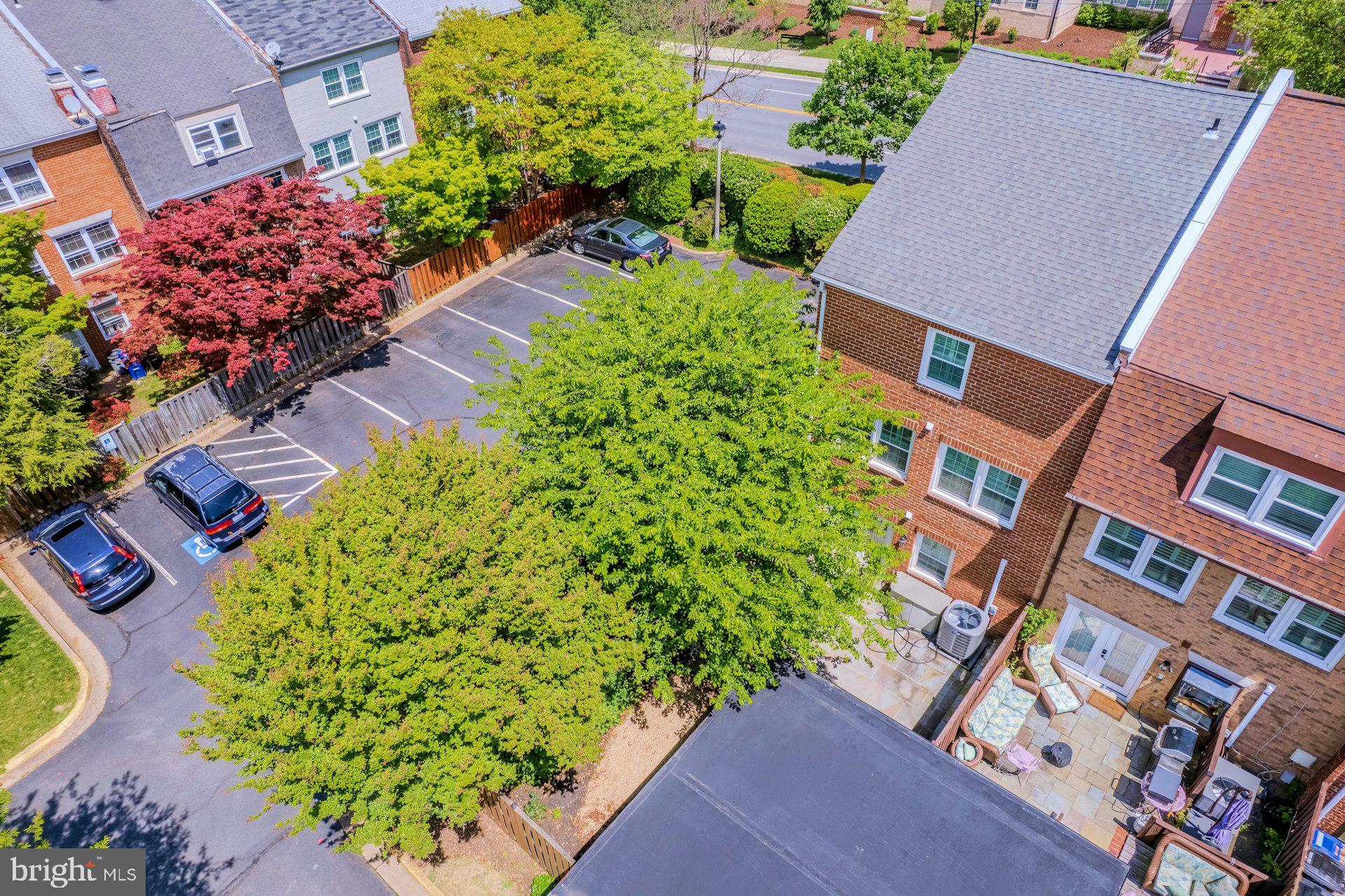 LAYTON COURT - Residential
