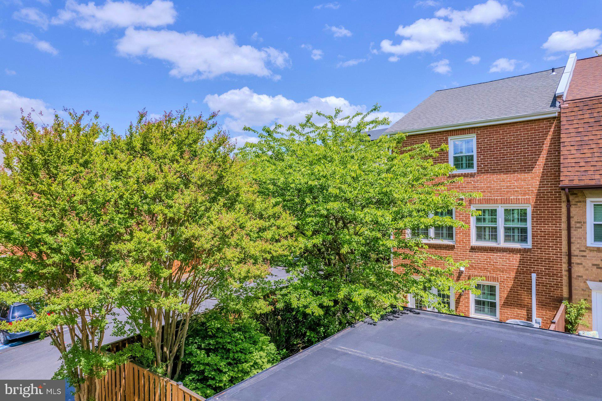 LAYTON COURT - Residential