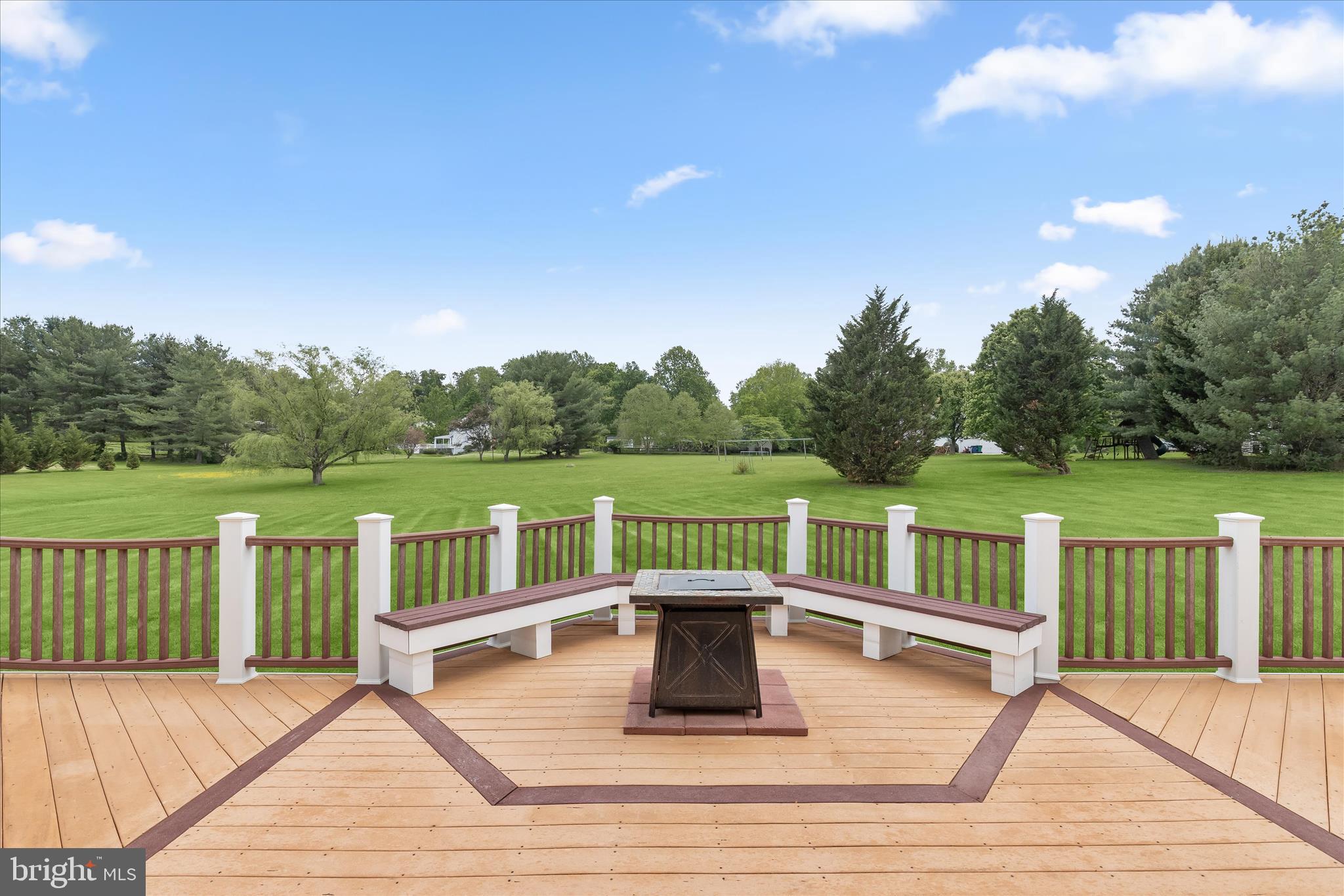SHERLOCK HOLMES ESTATES - Residential