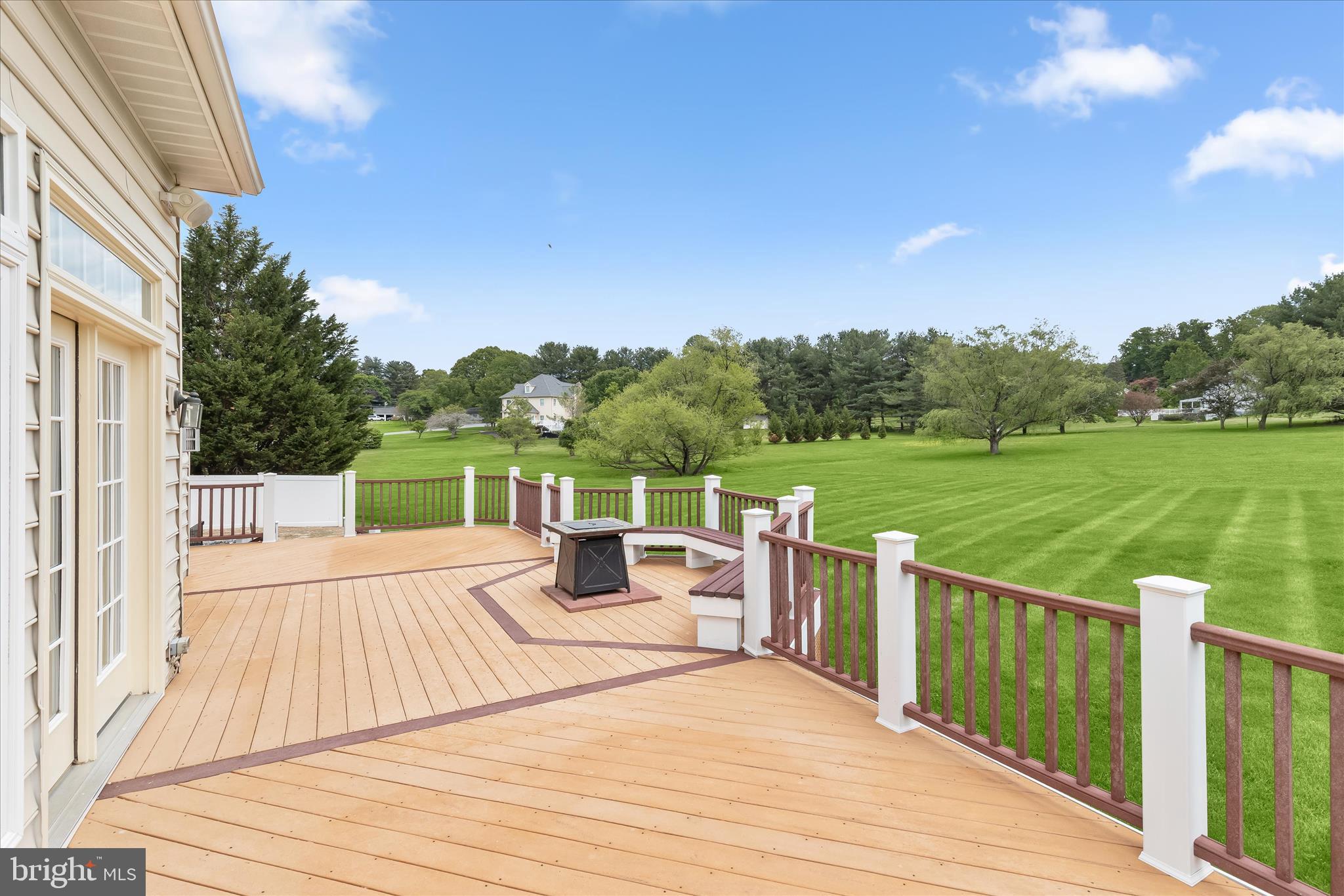 SHERLOCK HOLMES ESTATES - Residential