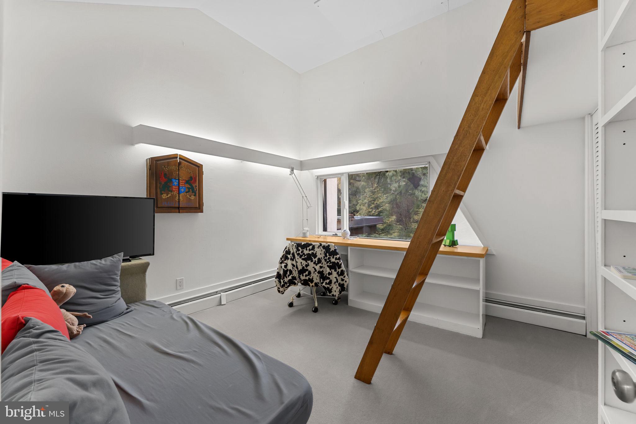 GLADWYNE - Residential