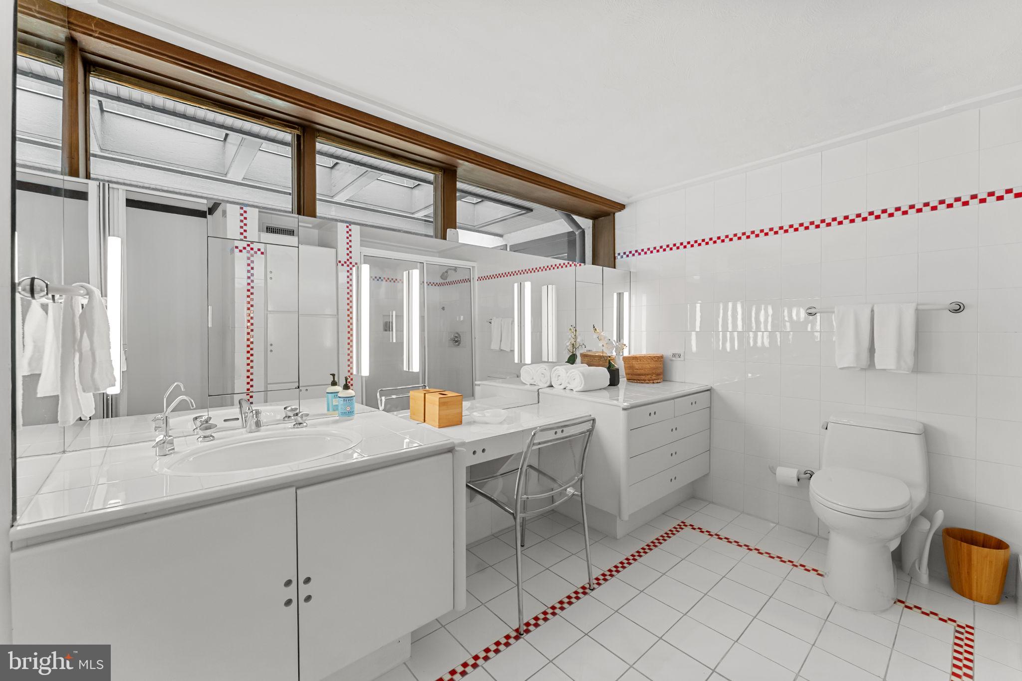 GLADWYNE - Residential