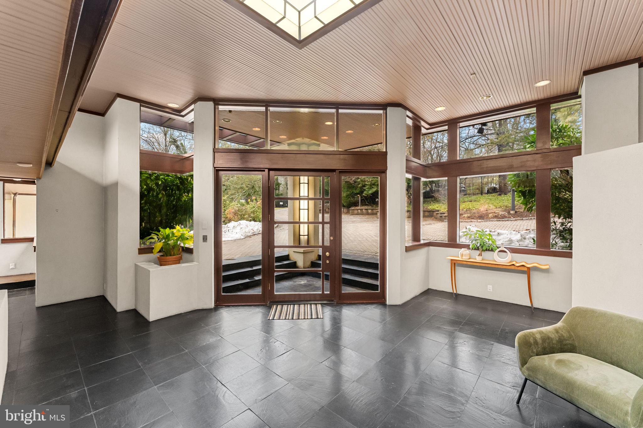 GLADWYNE - Residential