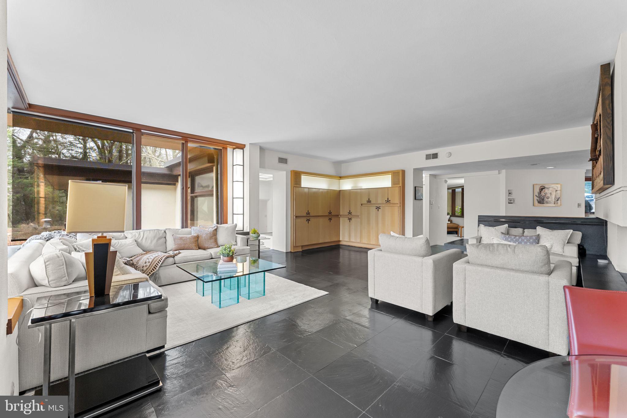 GLADWYNE - Residential