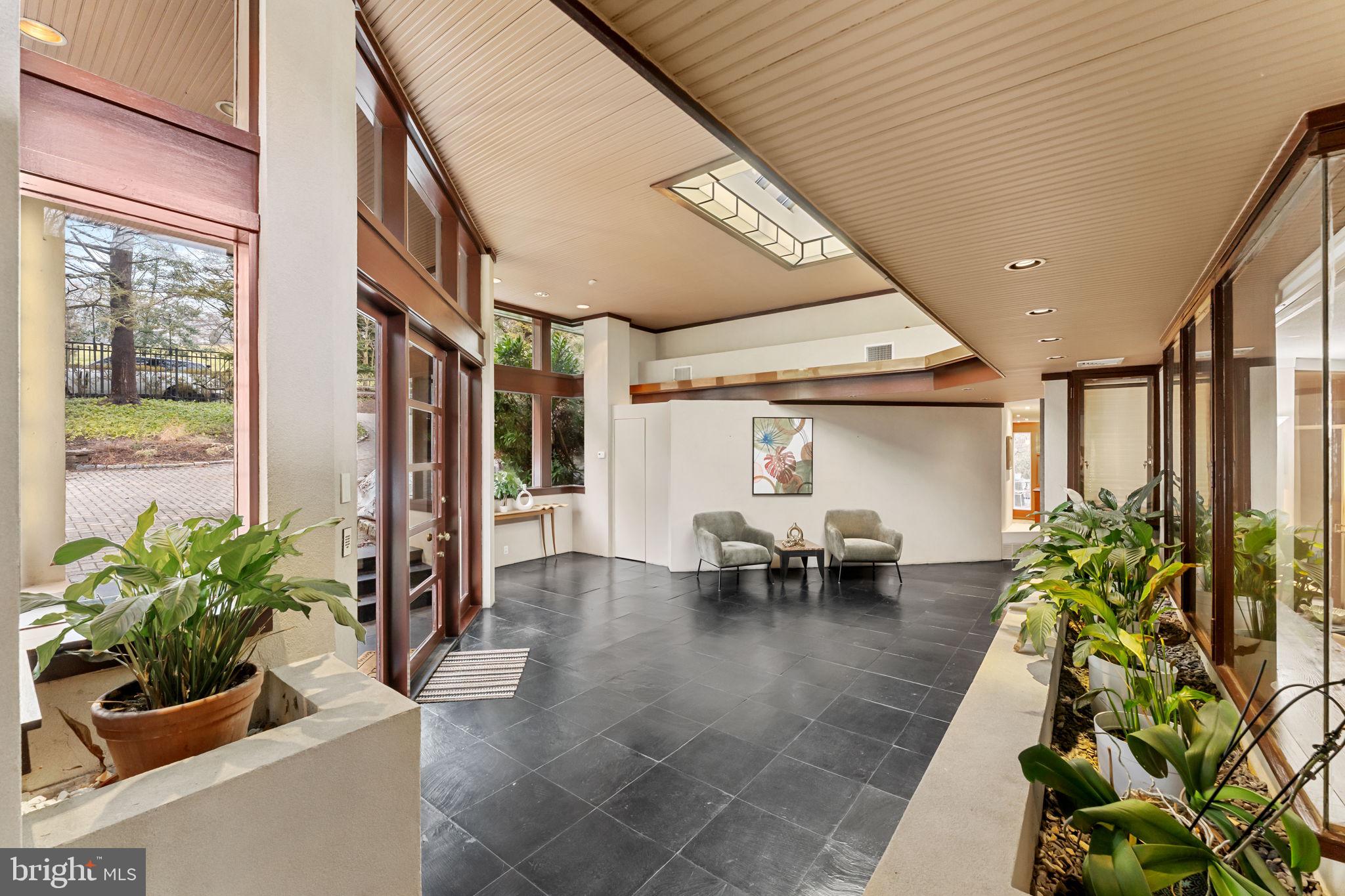 GLADWYNE - Residential