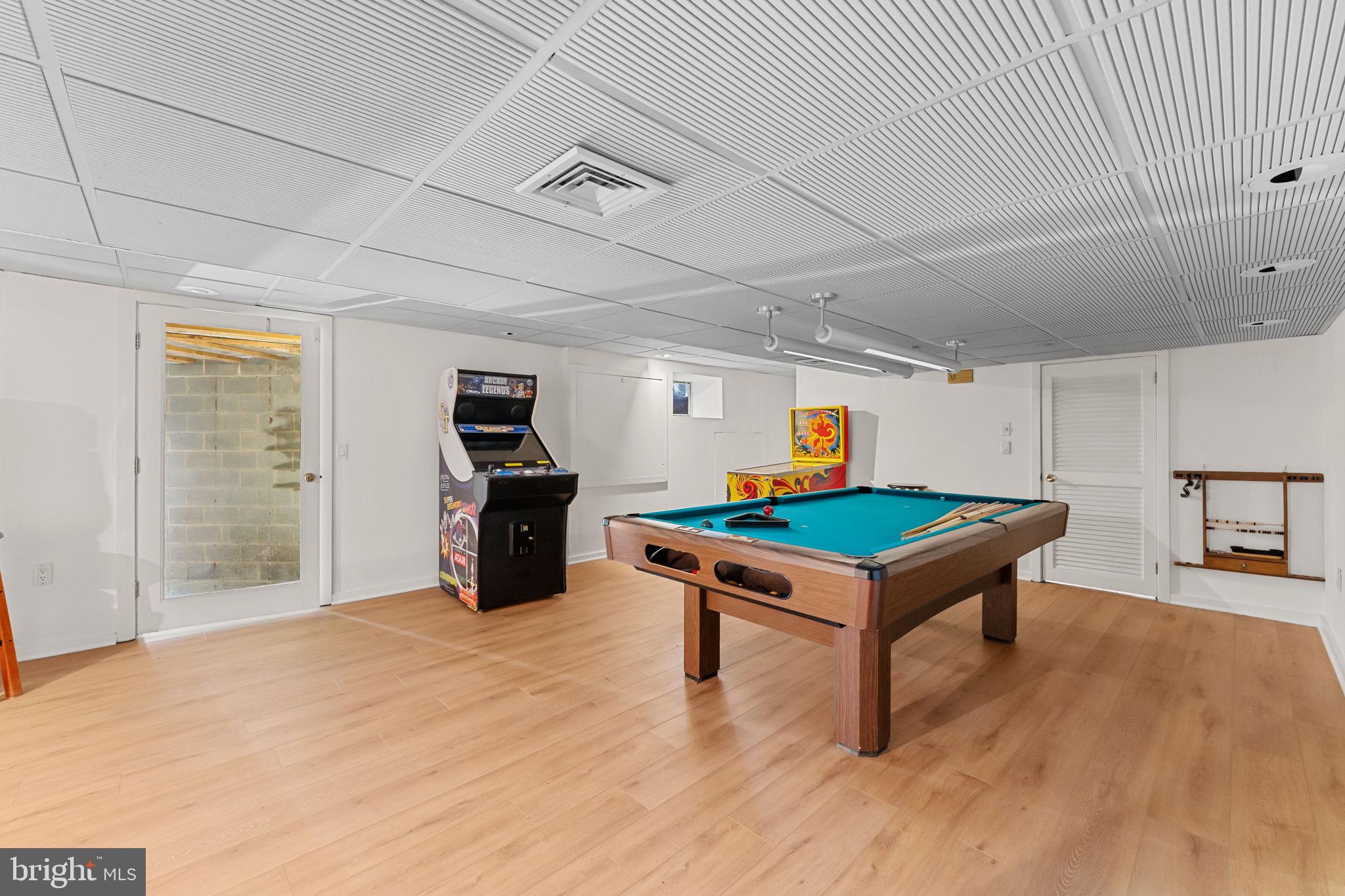 GLADWYNE - Residential