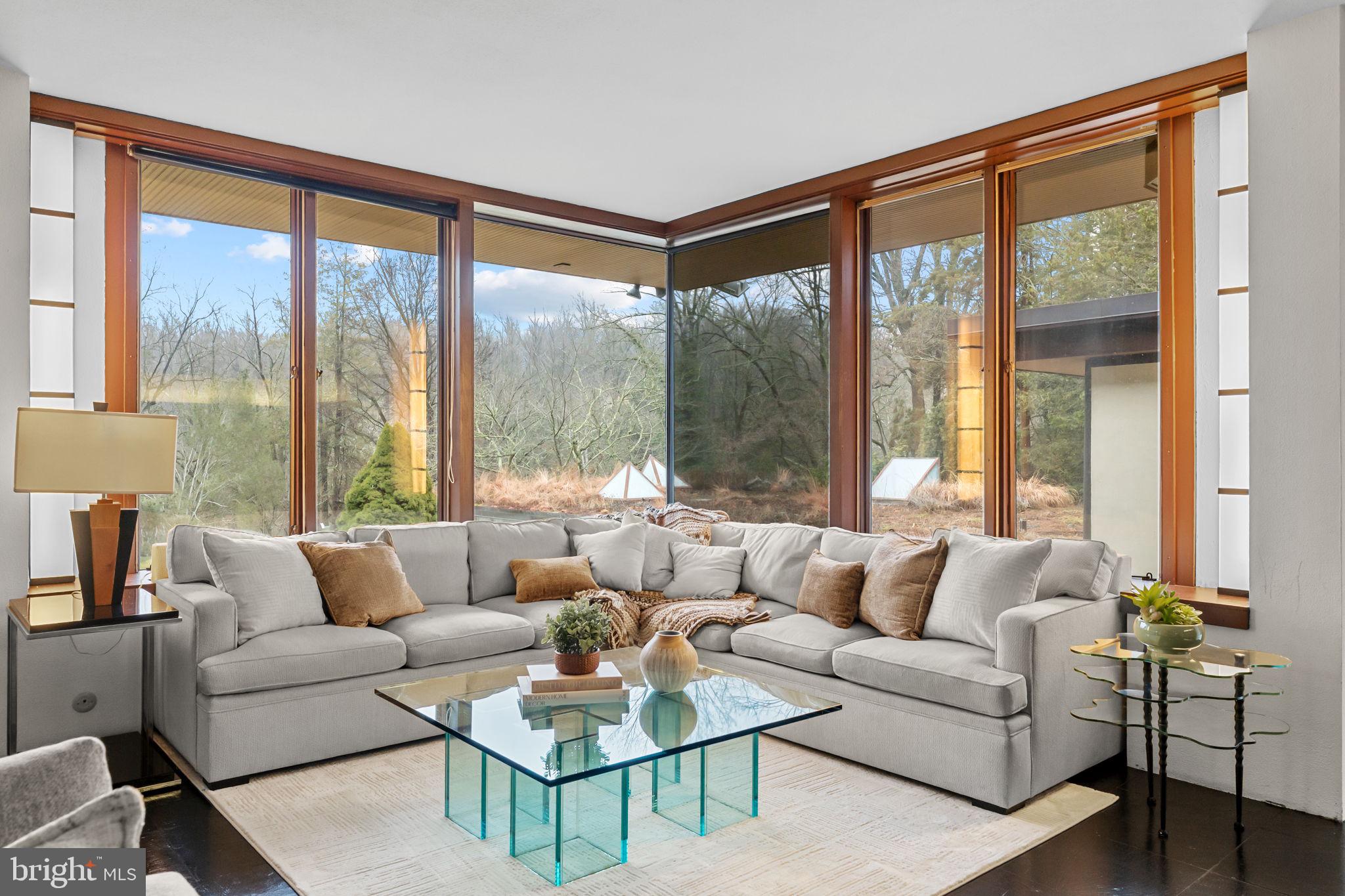 GLADWYNE - Residential