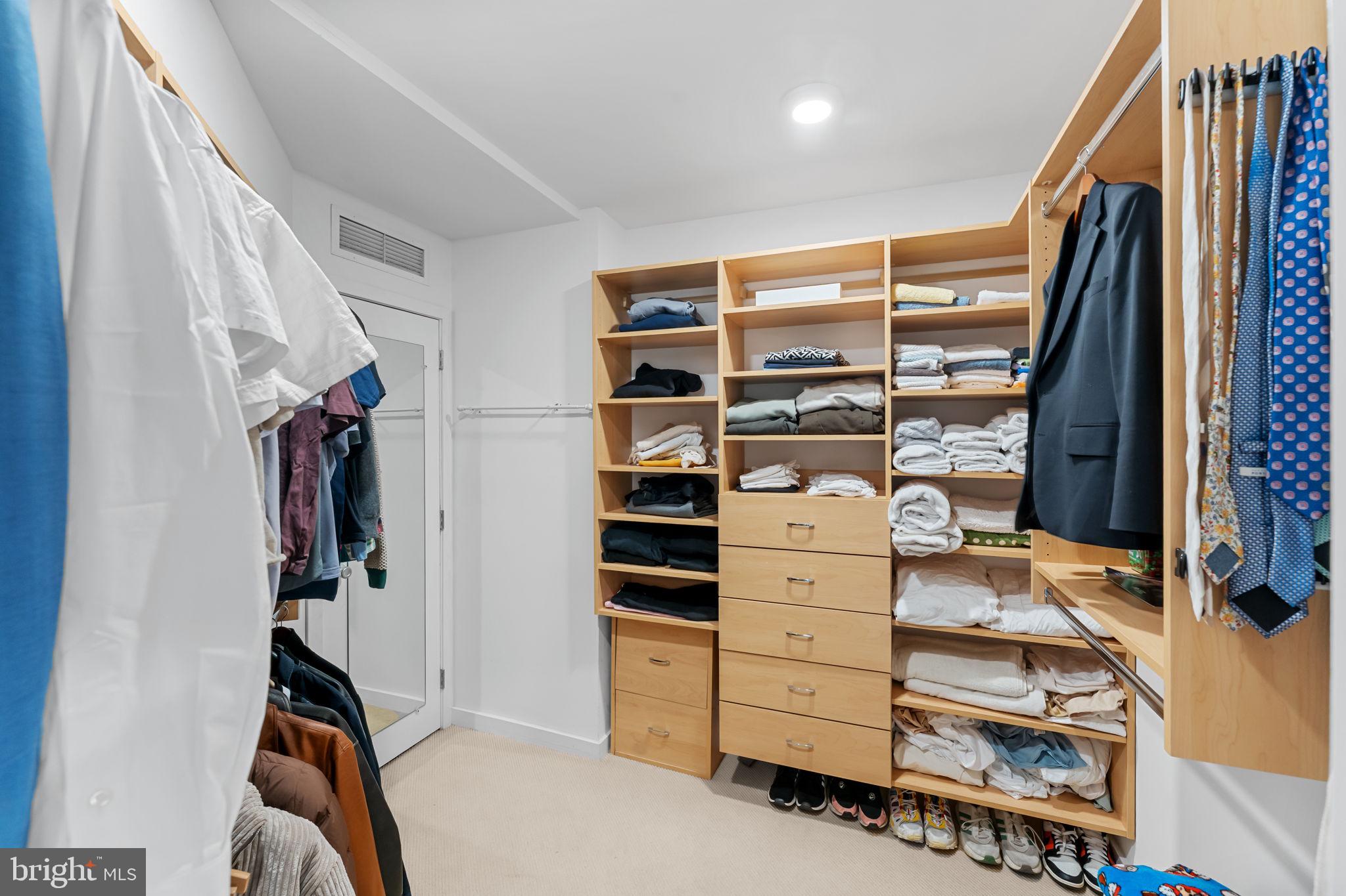 GLADWYNE - Residential