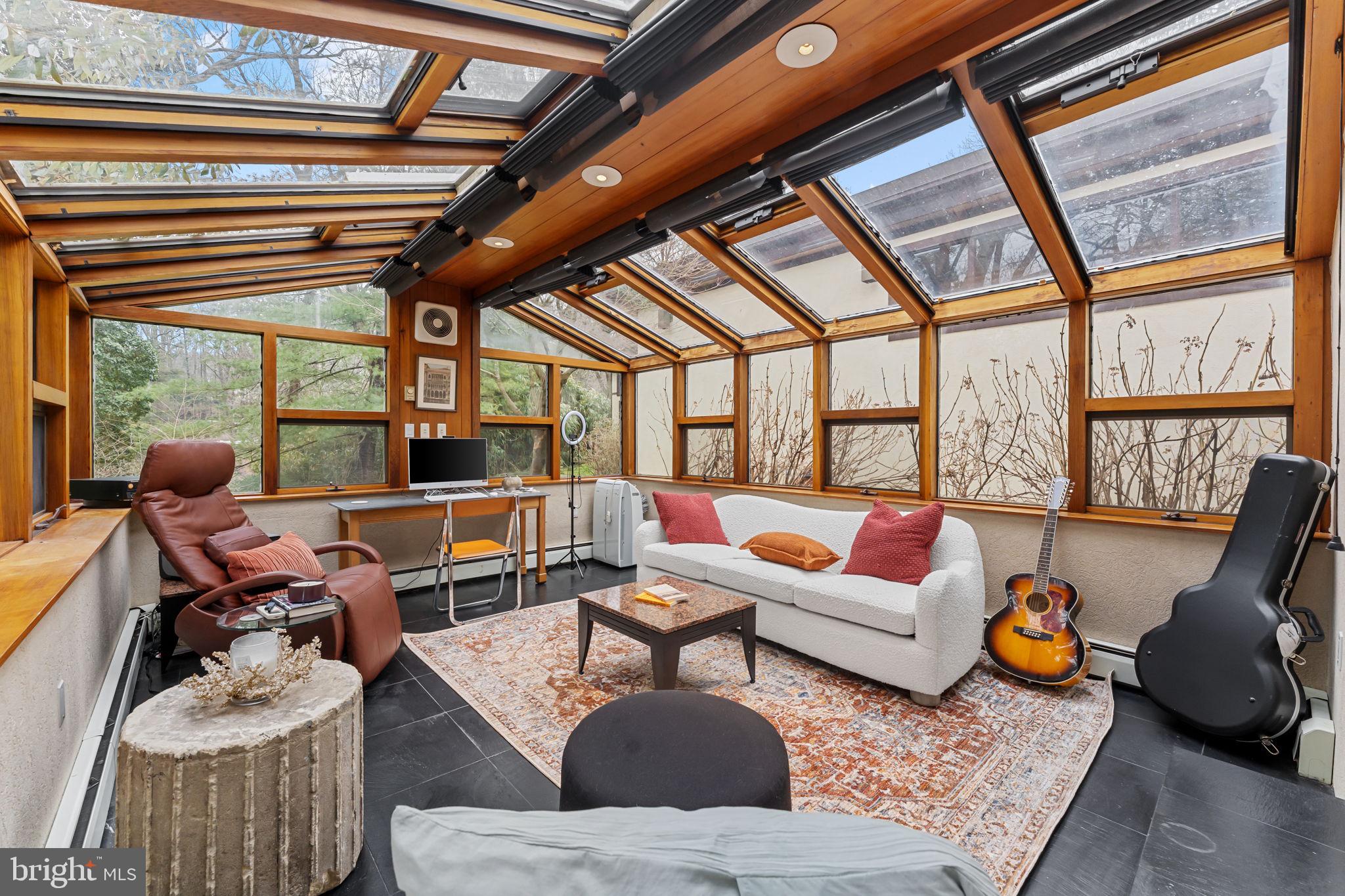 GLADWYNE - Residential