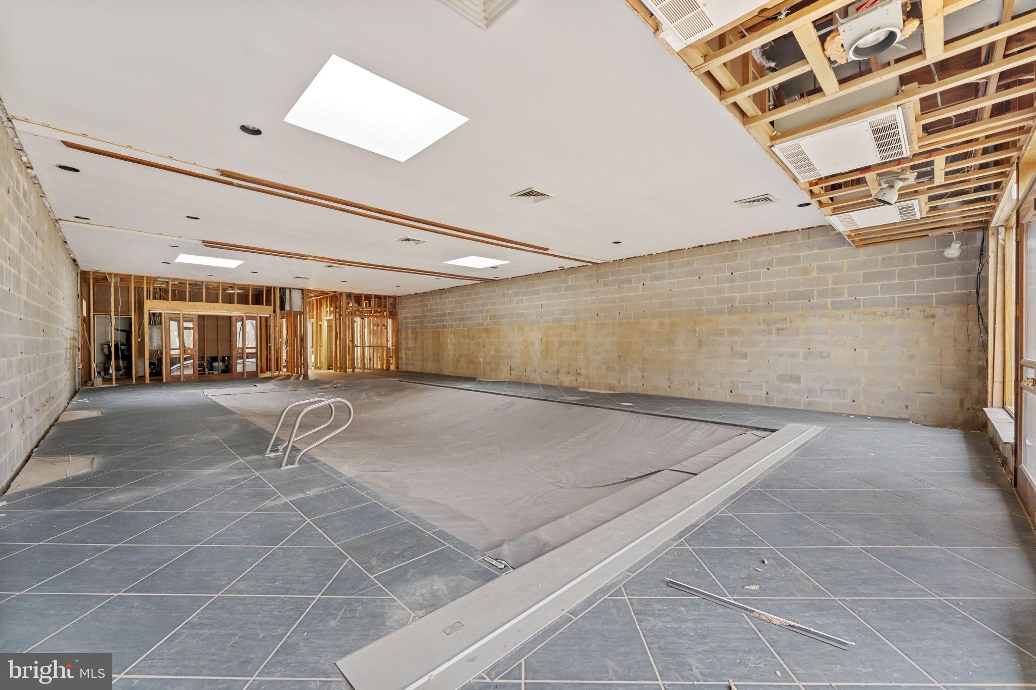 GLADWYNE - Residential