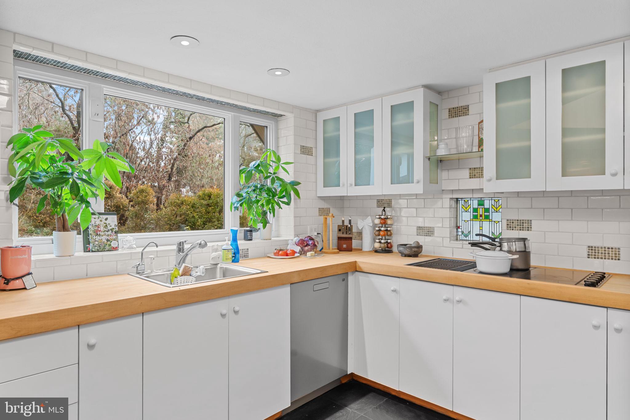 GLADWYNE - Residential