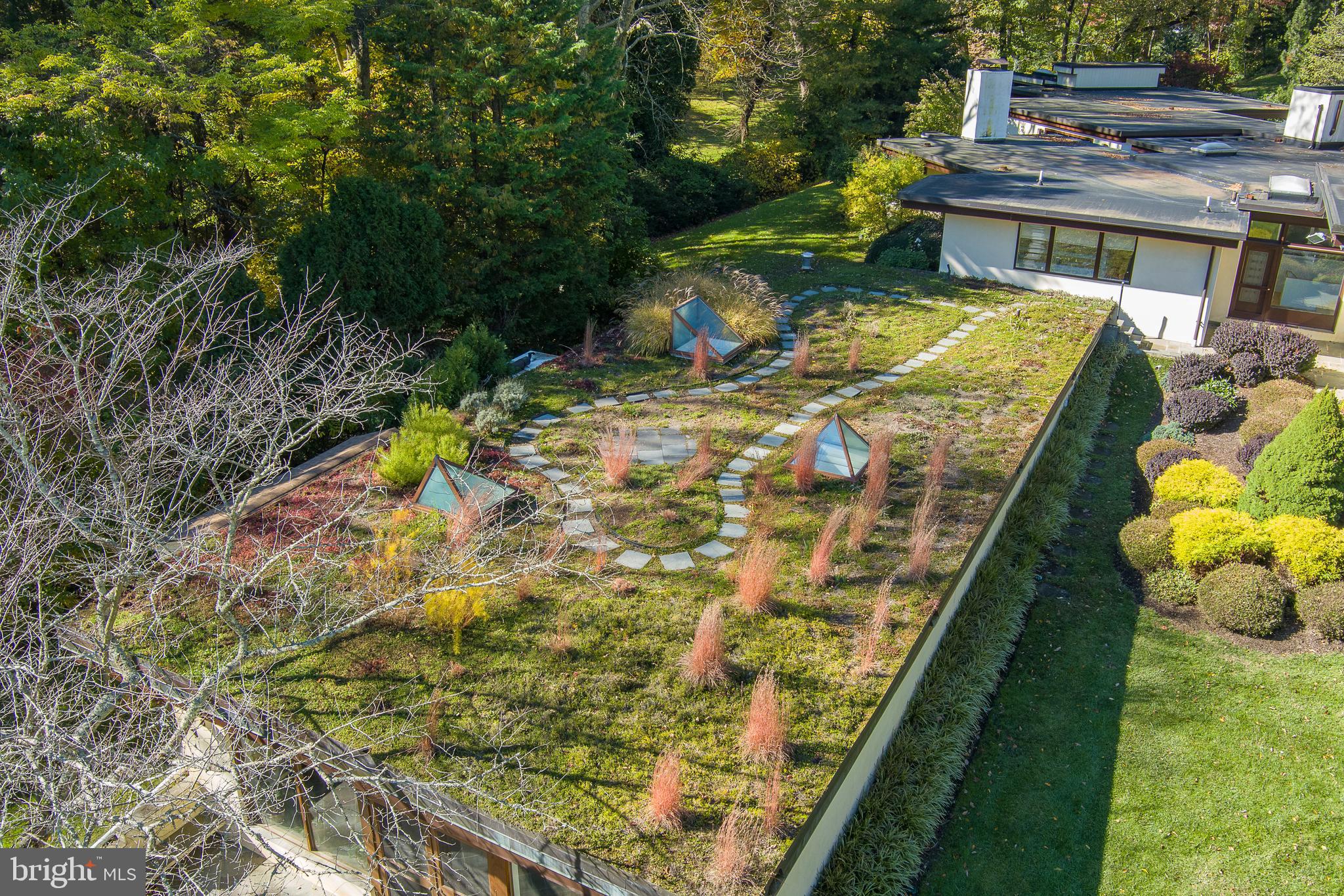 GLADWYNE - Residential