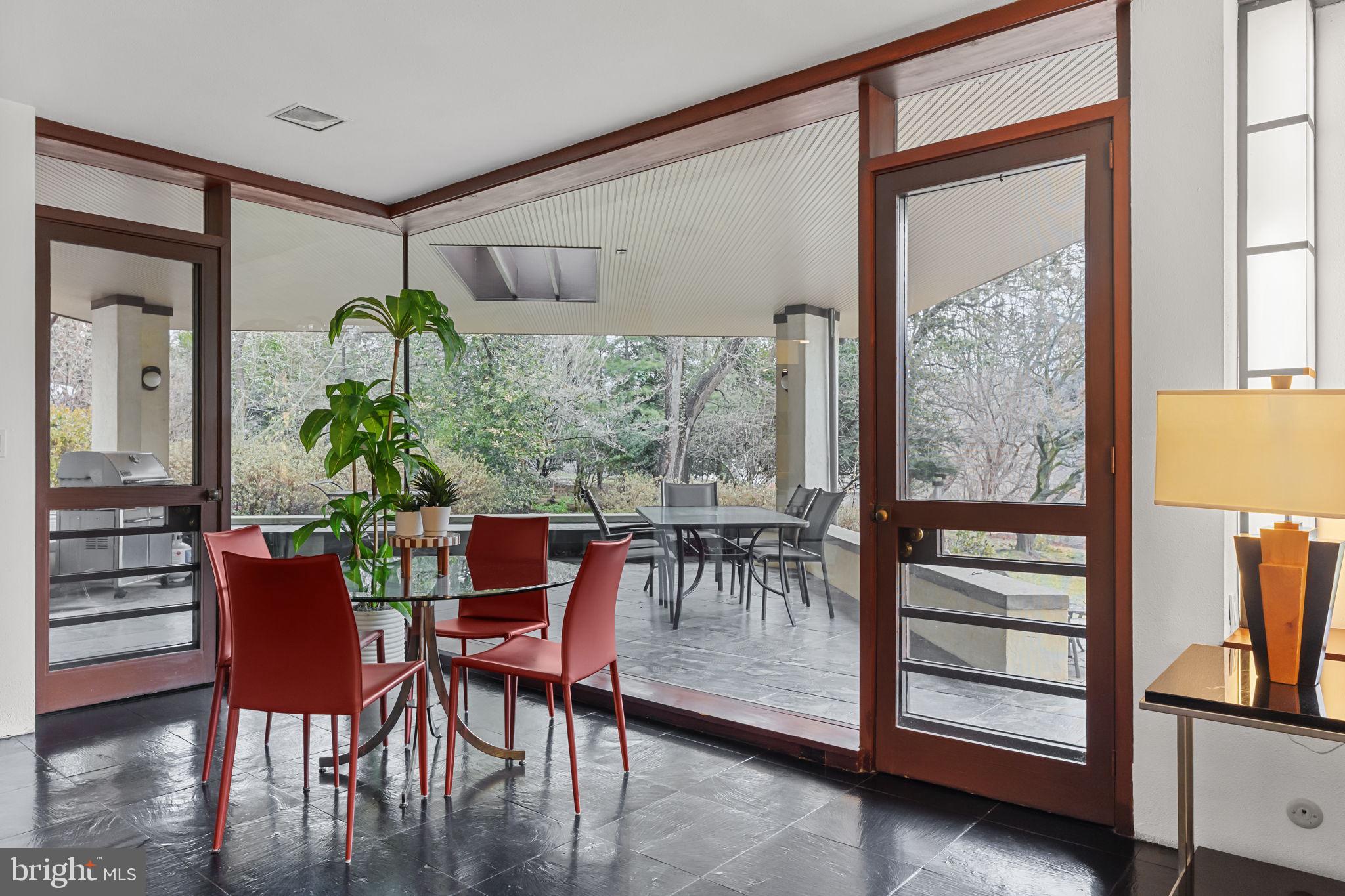 GLADWYNE - Residential