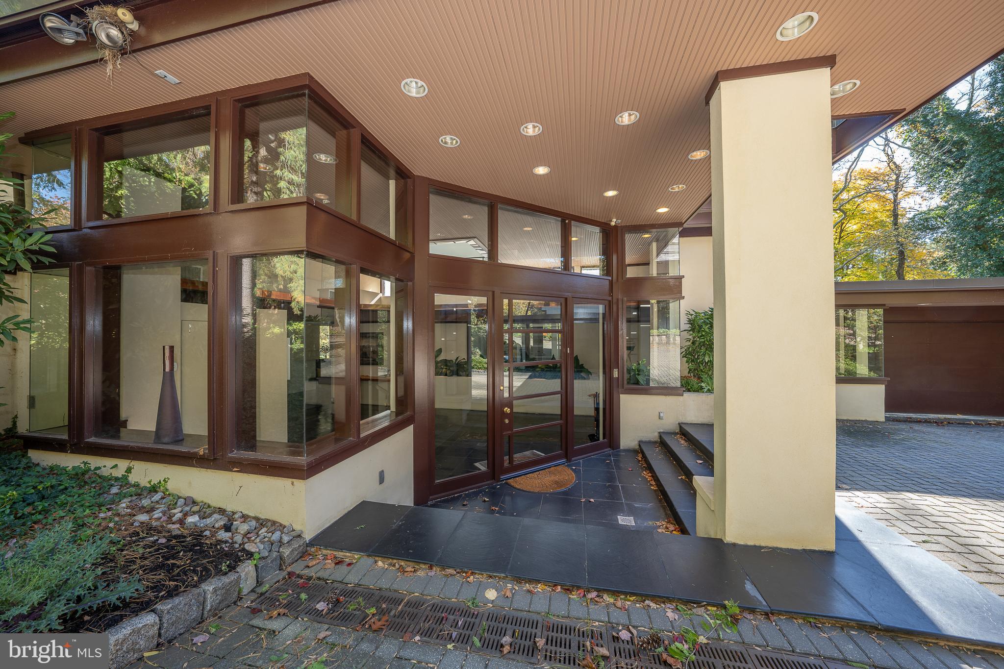 GLADWYNE - Residential