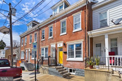 Townhouse For Sale - 629 Ohio Avenue<br/> TRENTON, NJ 08638
