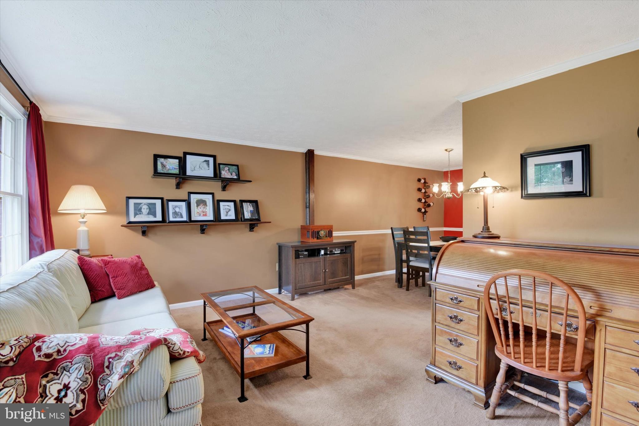1324 SPLIT RAIL LANE